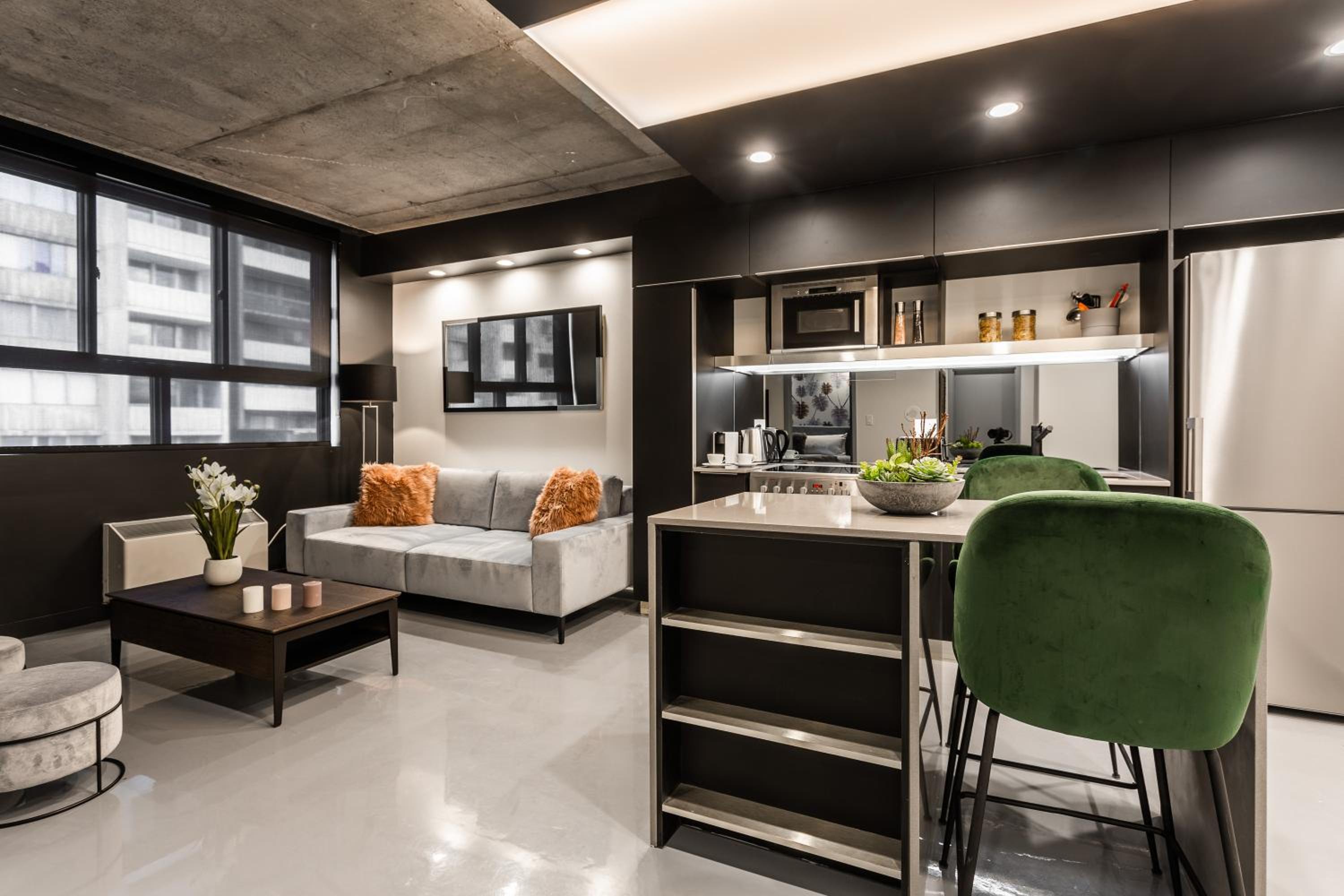 One-Bedroom Apartment 404