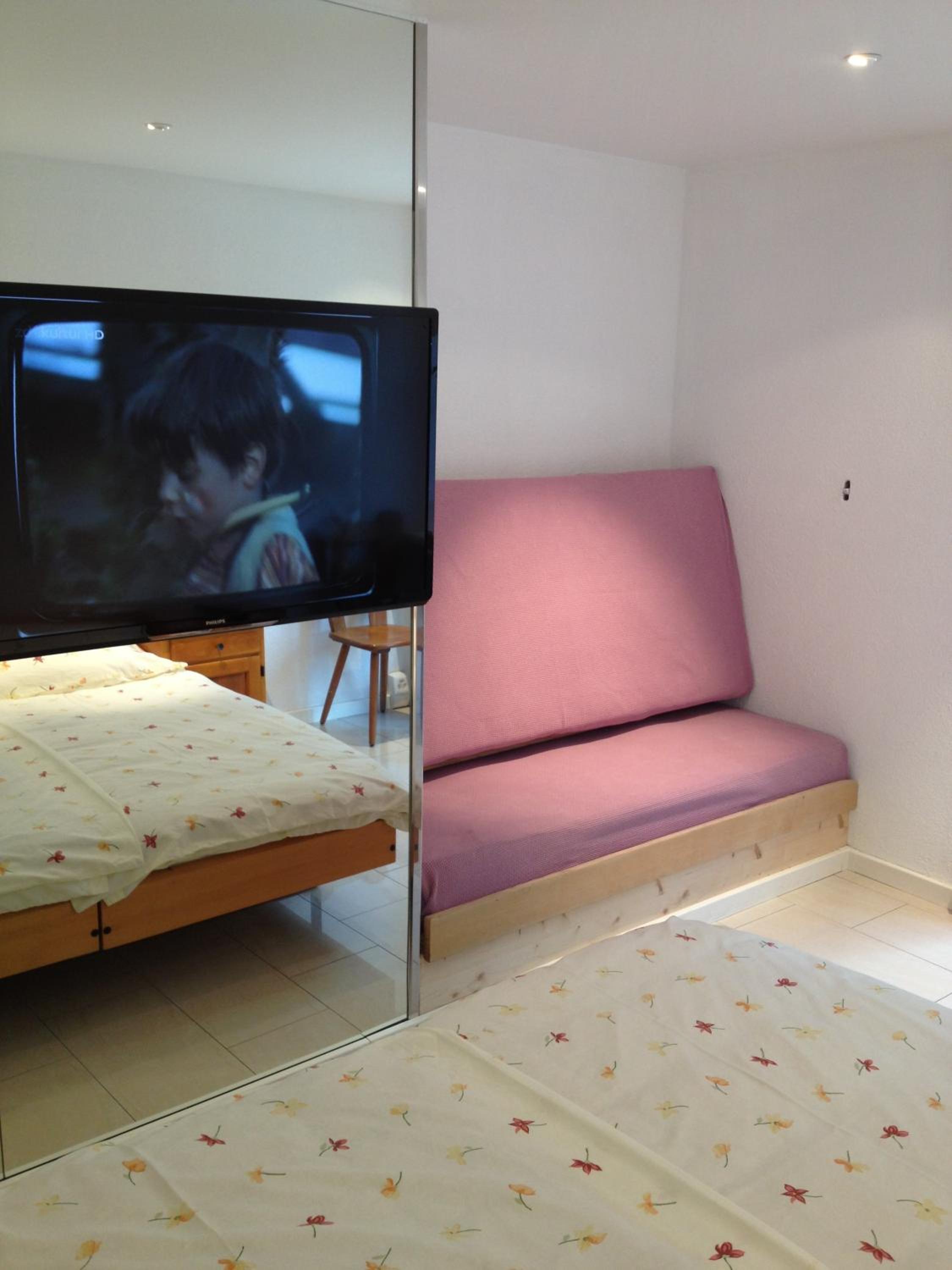 Double Room with Private Bathroom - Photo 1