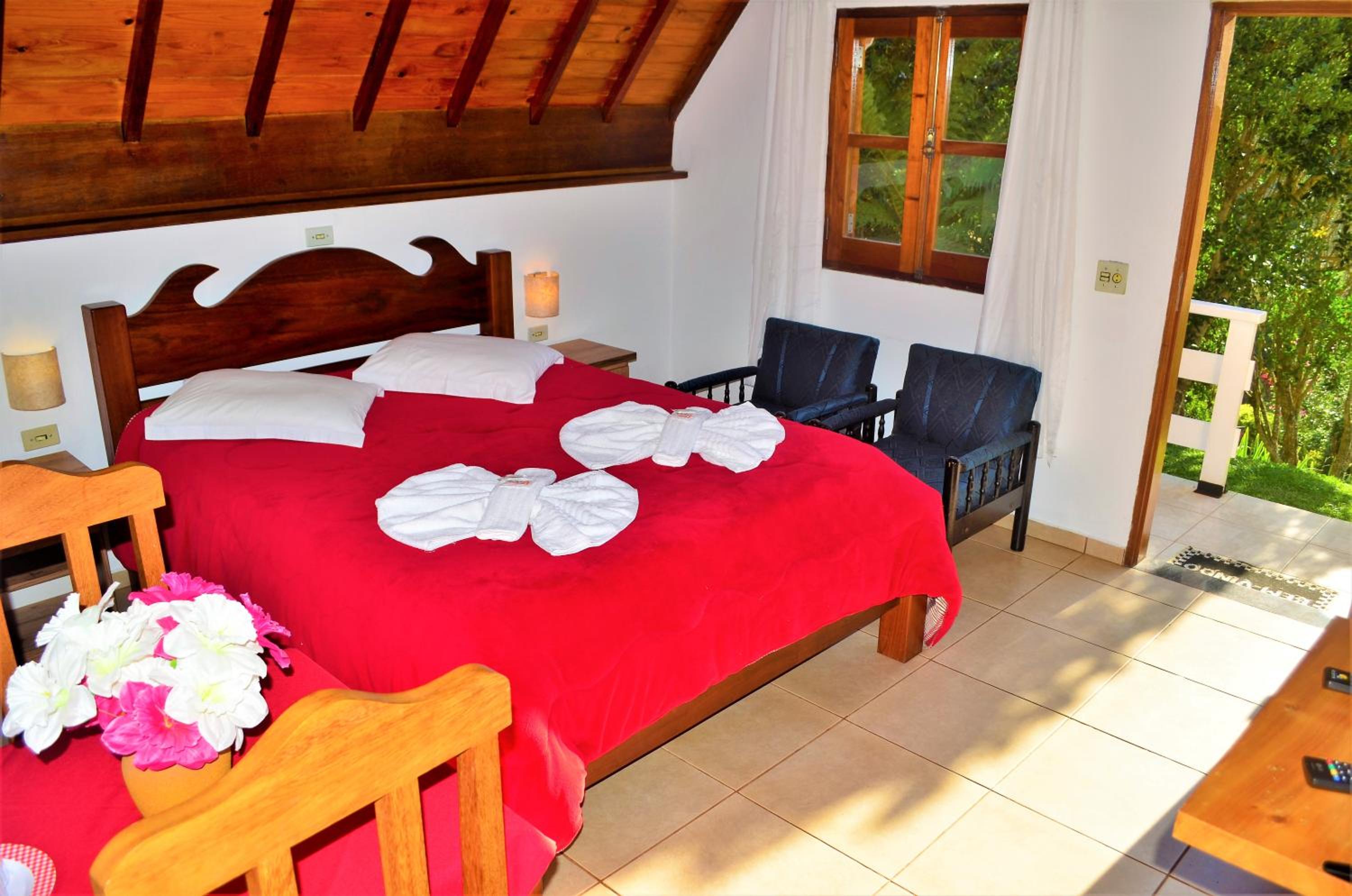 Chalet with Spa Bath photo 1