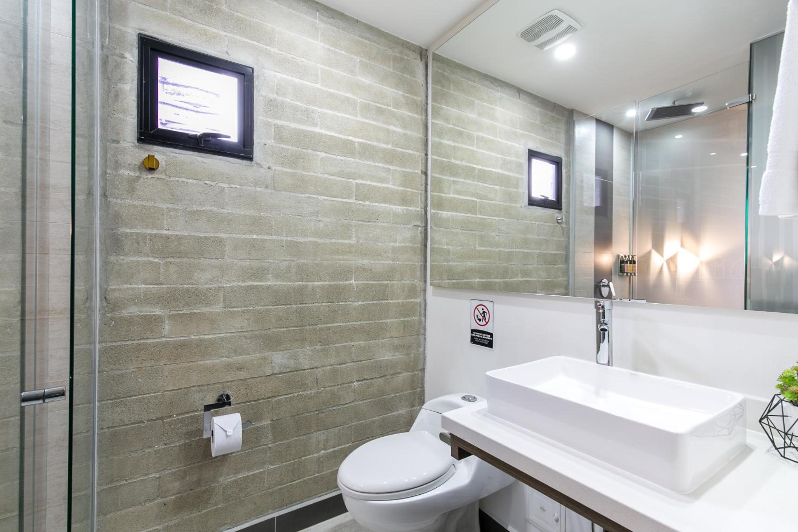 Deluxe Double Room High Floor photo 3