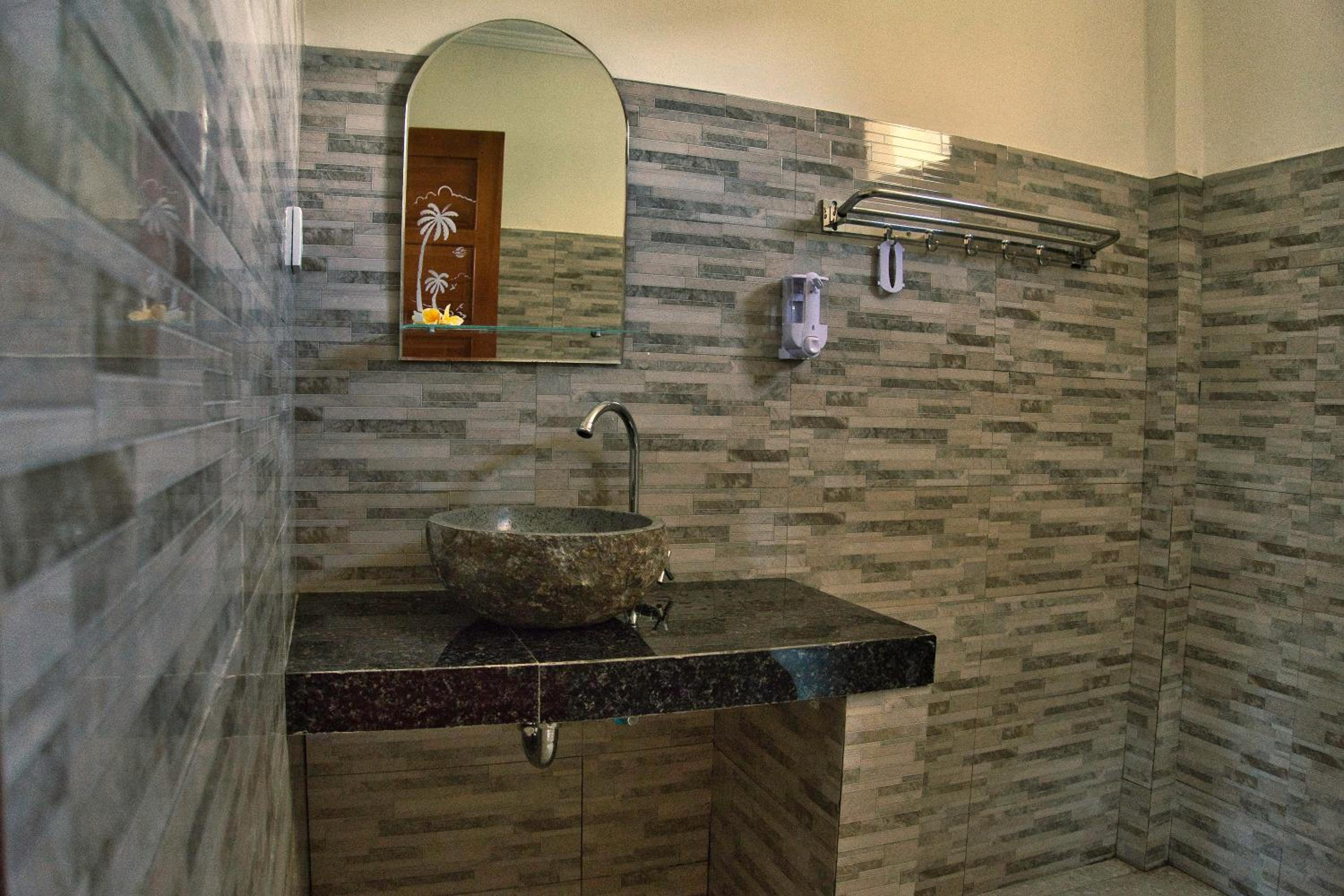 Family Room with Mountain View - Photo 10