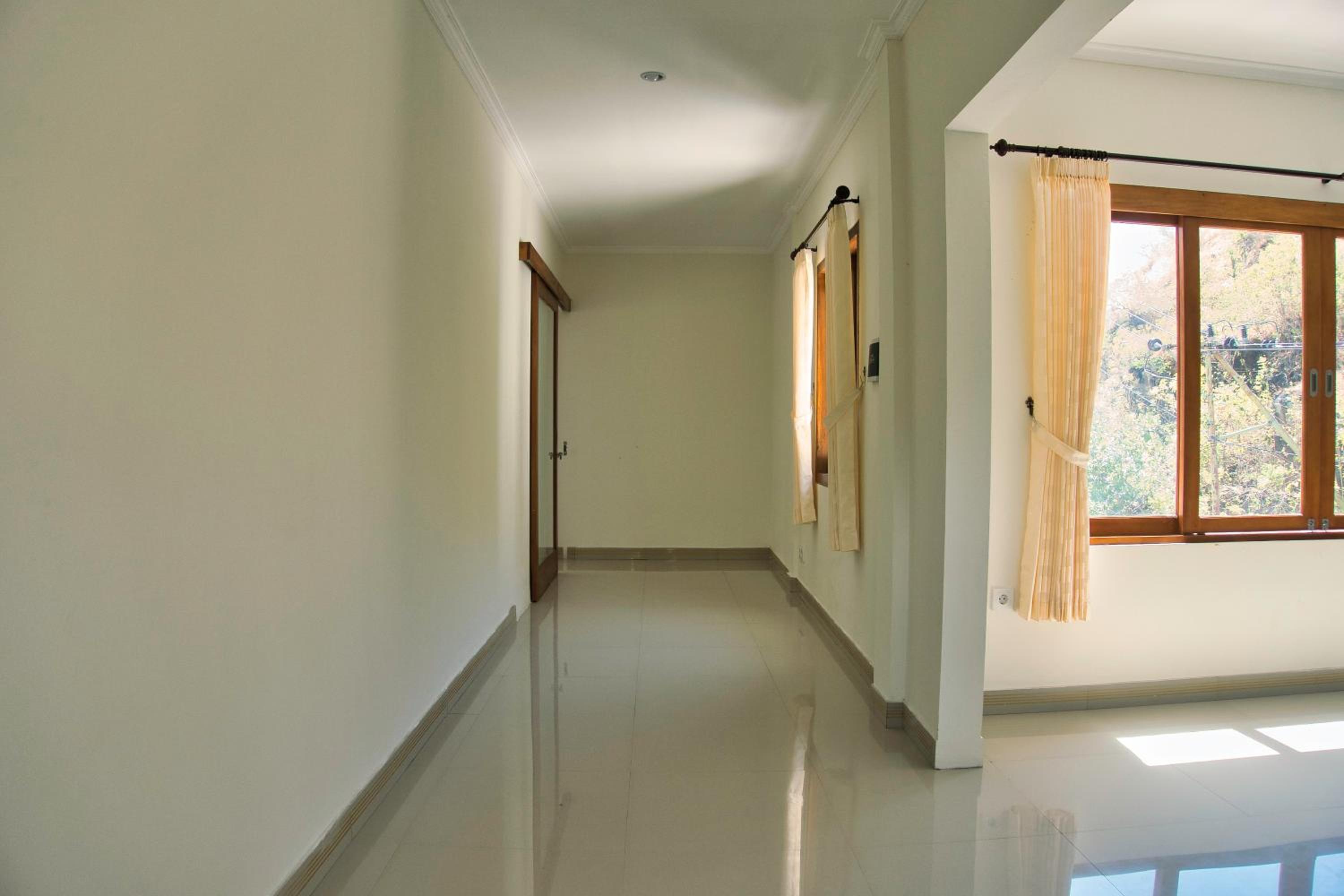 Family Room with Mountain View - Photo 7