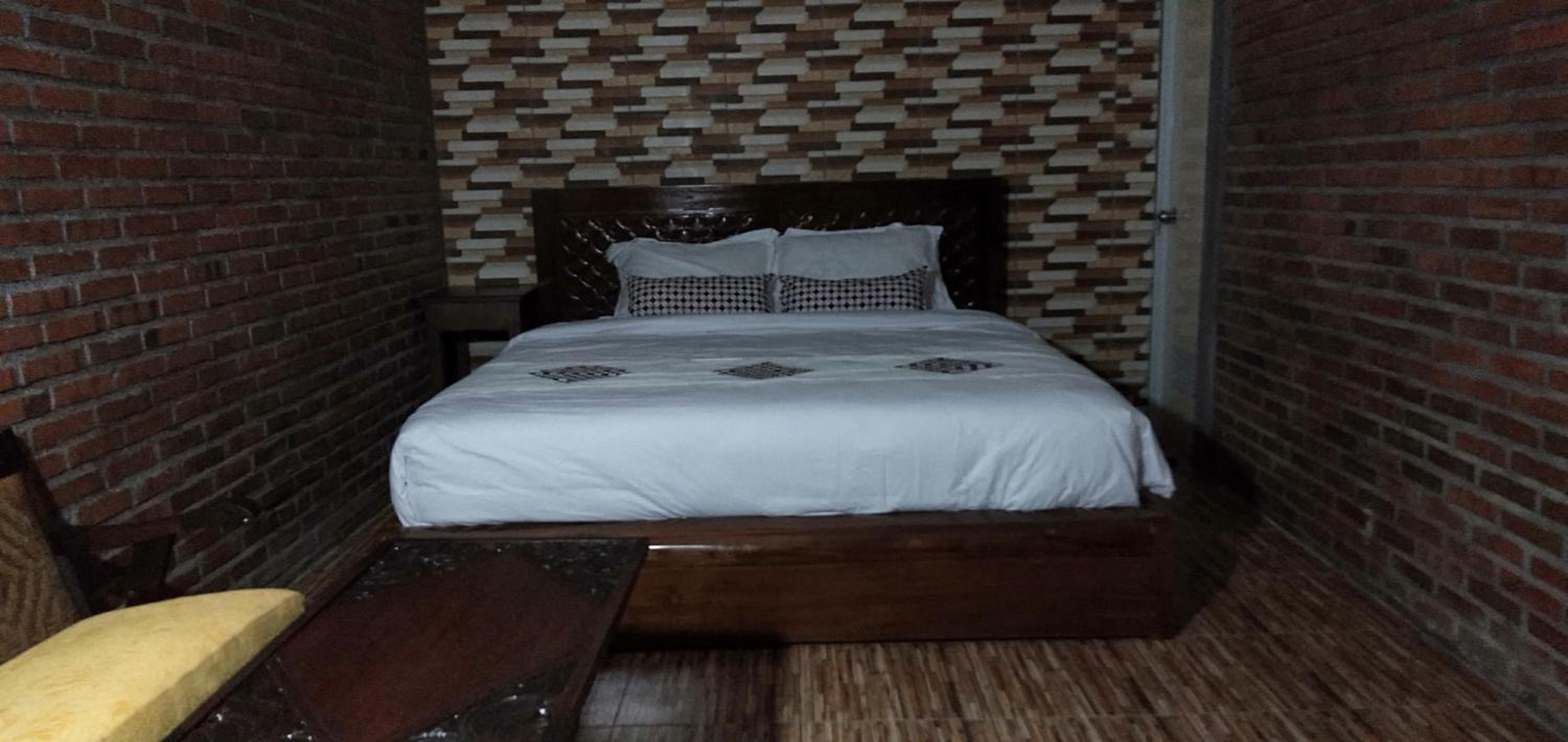 Deluxe King Room - Photo 7