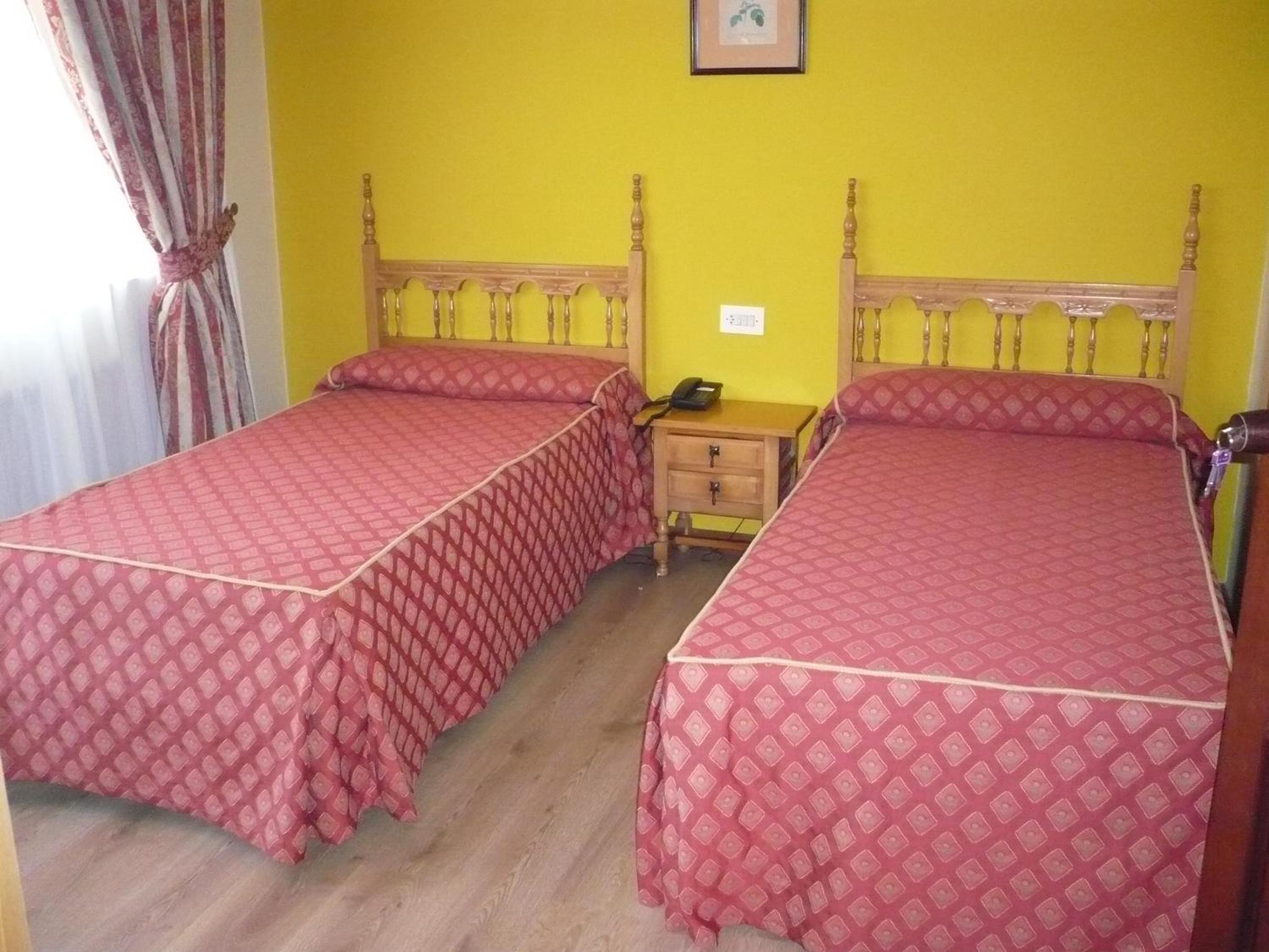 Double Room with Mountain View - Photo 2