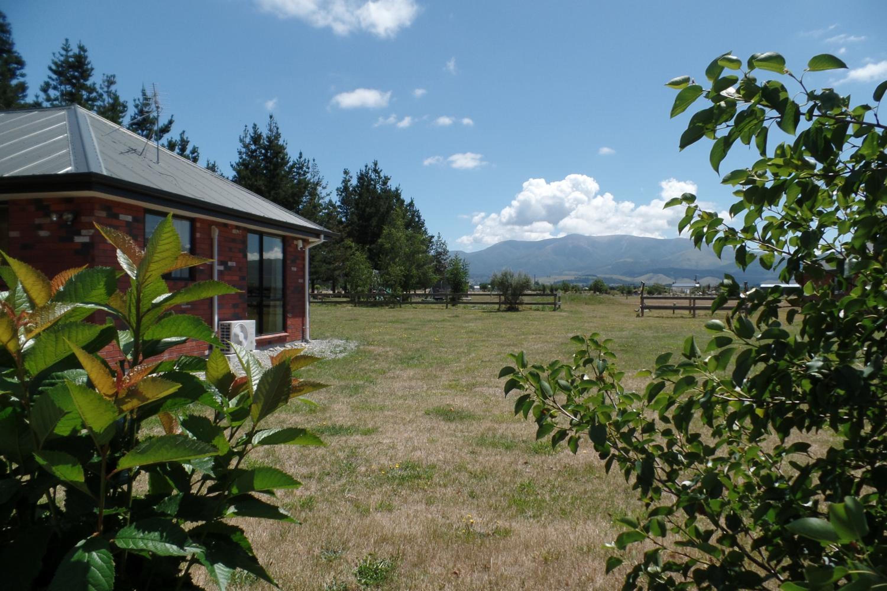 Two-Bedroom House - Photo 18