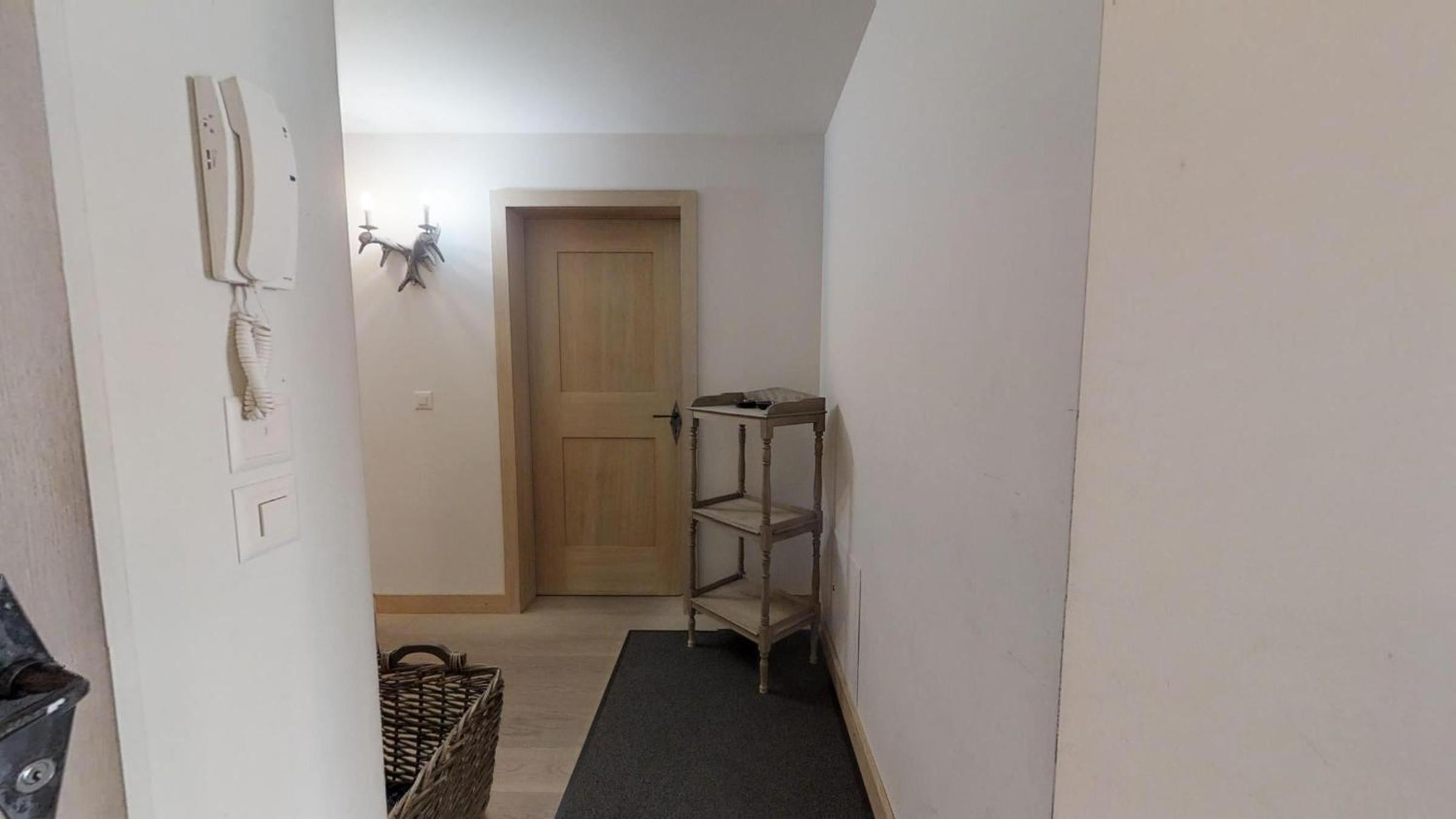 Apartment with Lake View photo 2