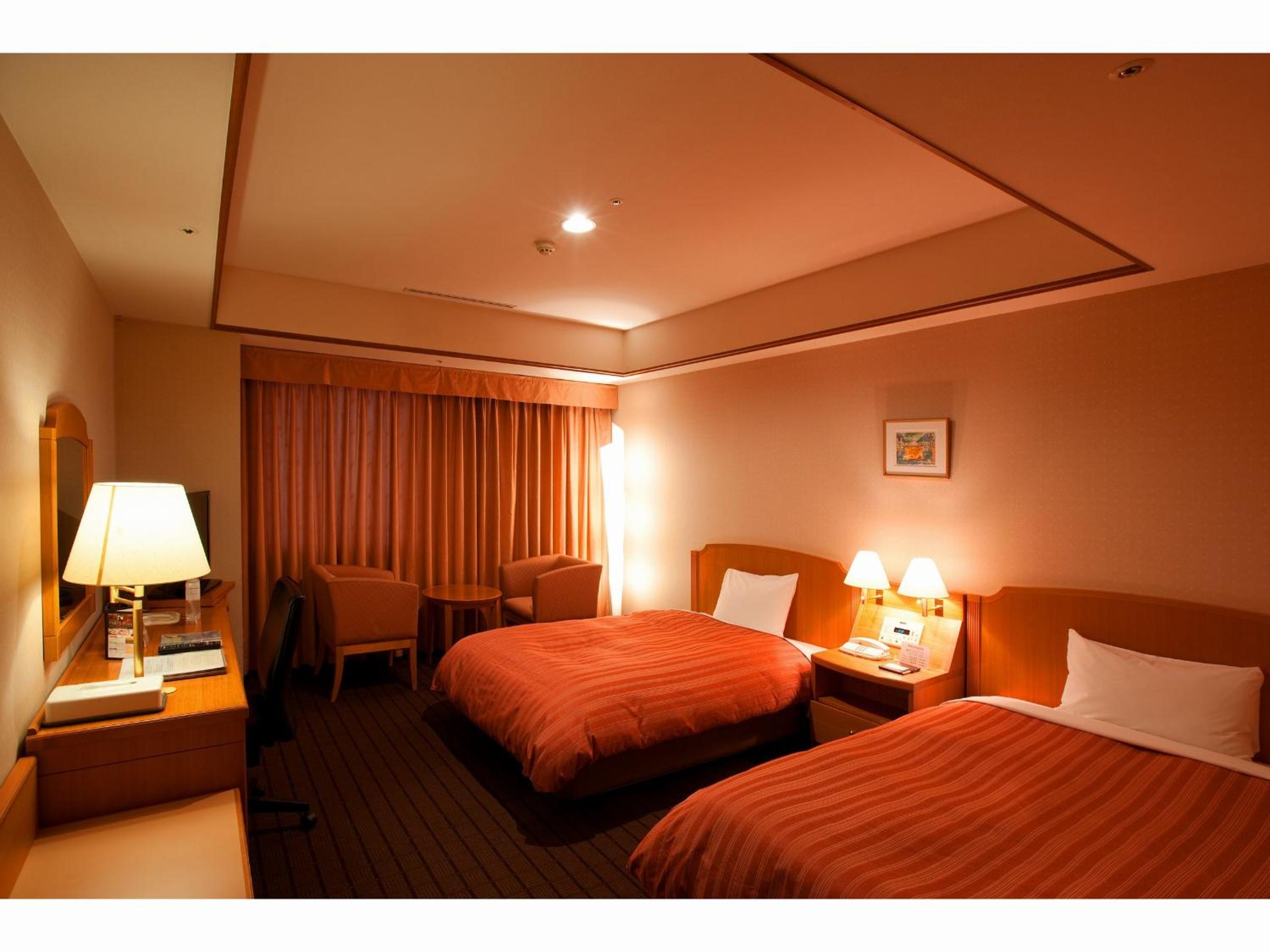 Twin Room - Non-Smoking - Photo 3