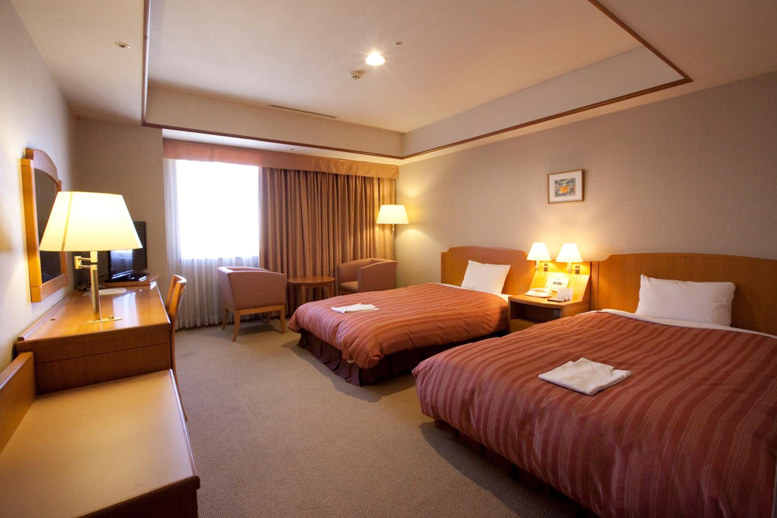 Twin Room - Non-Smoking - Photo 1
