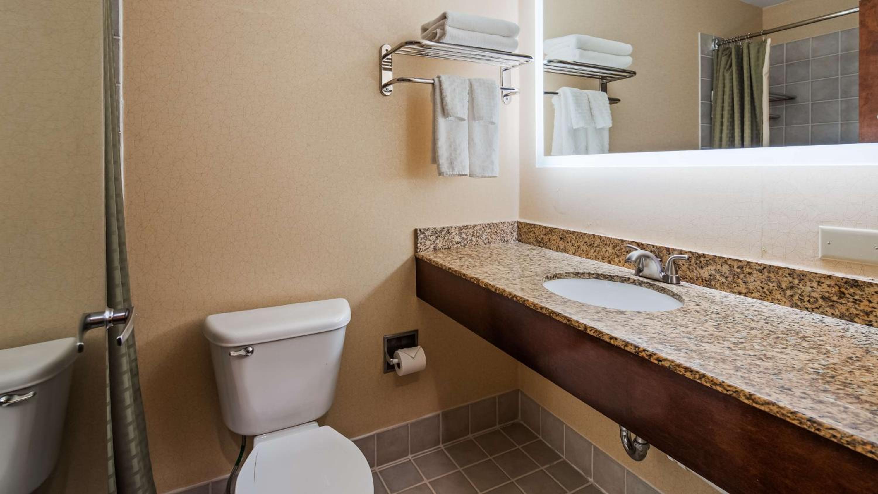 Queen Room with Kitchenette - Non-Smoking - Photo 2