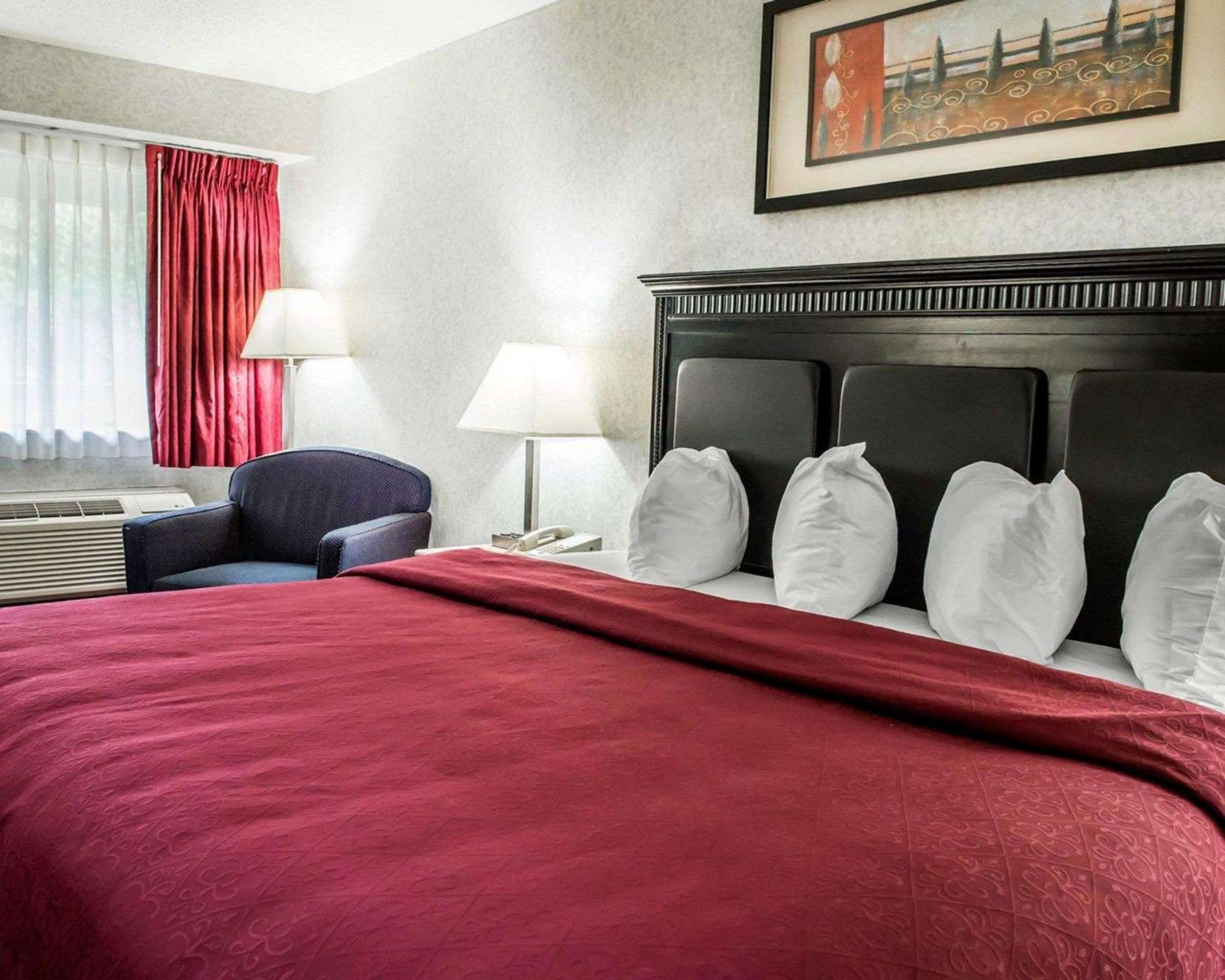 Standard King Room - Non-Smoking  - Photo 2