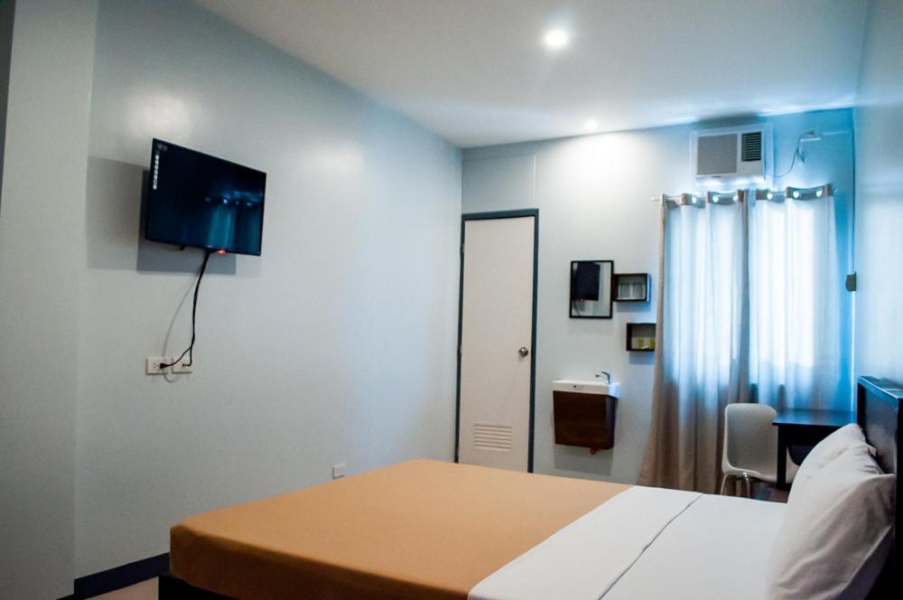 Standard Queen Room - Photo 6