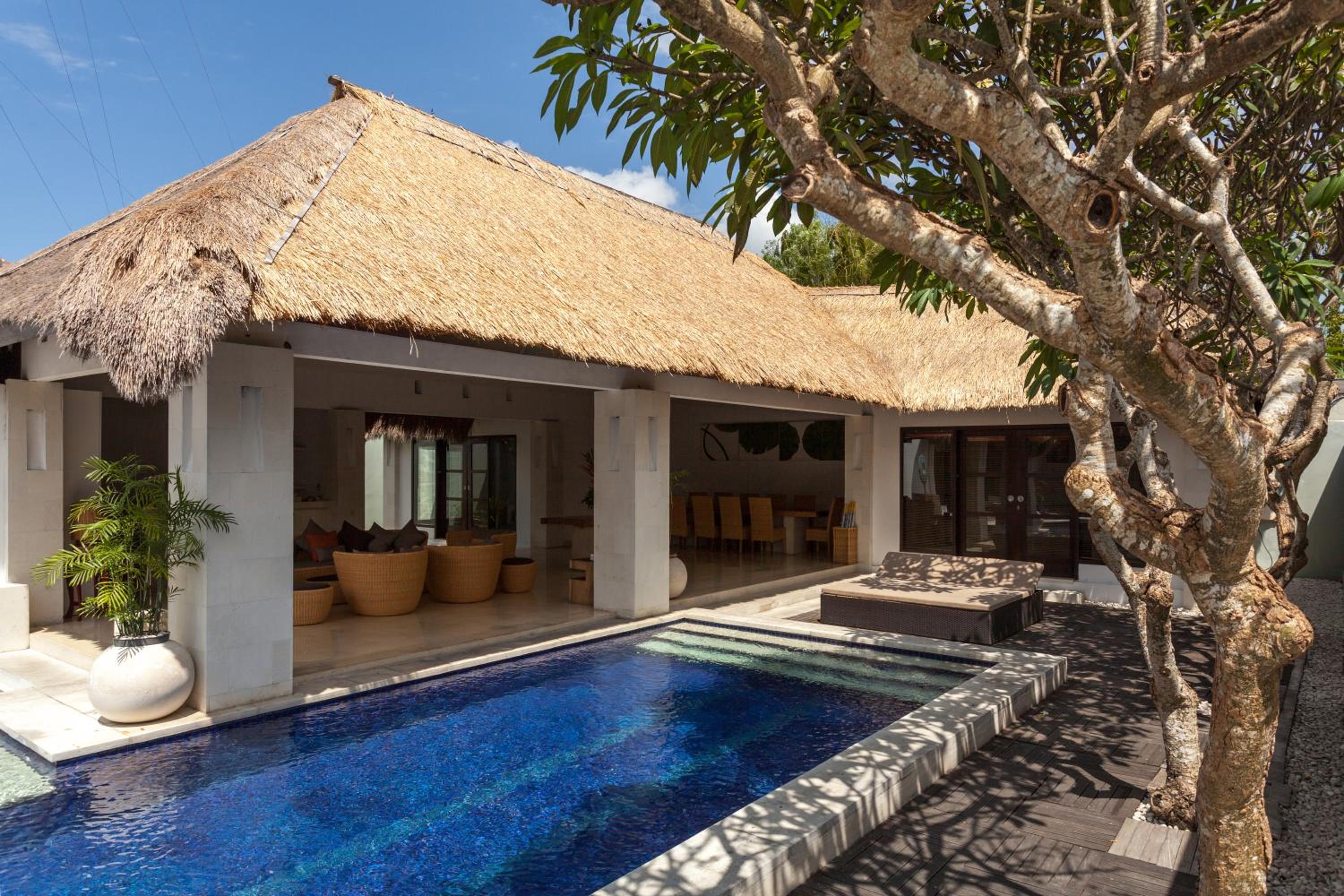 Five-Bedroom Villa with Private Pool photo 2