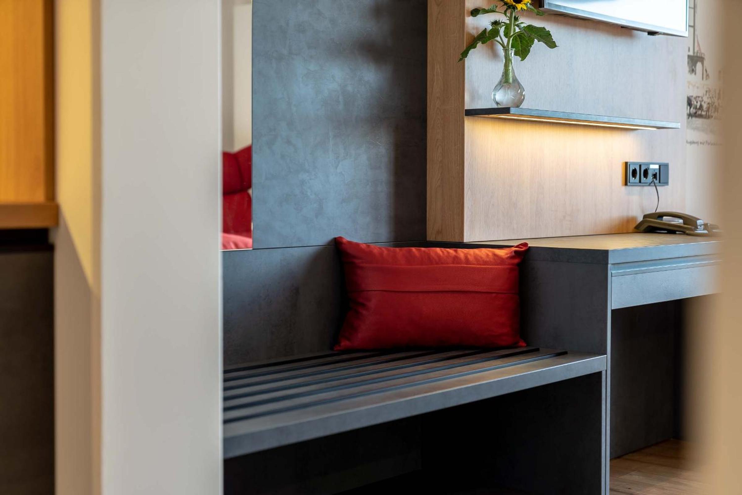 Standard Twin Room - Photo 28