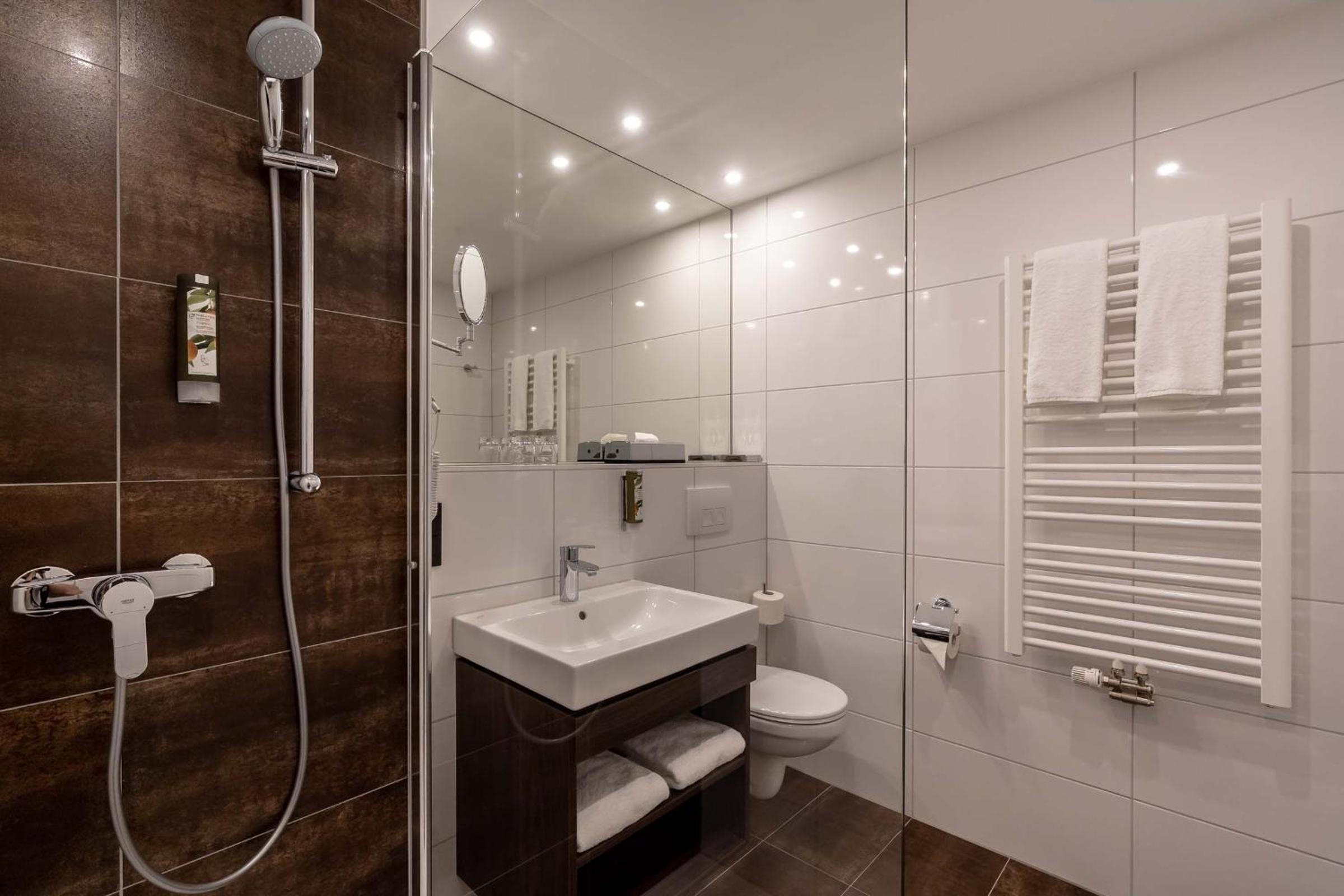 Standard Double Room - Photo 6