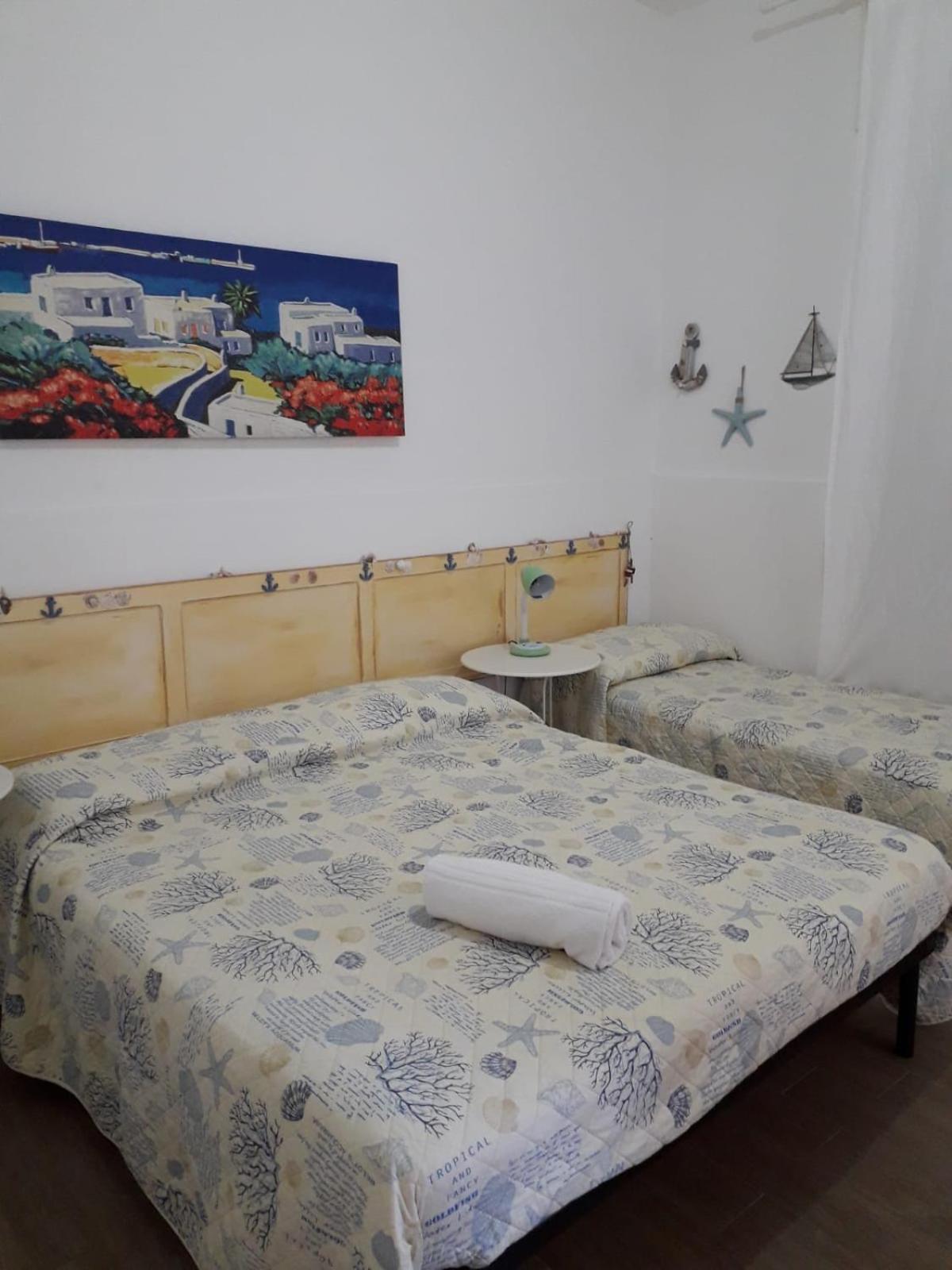 One-Bedroom Apartment - Photo 1