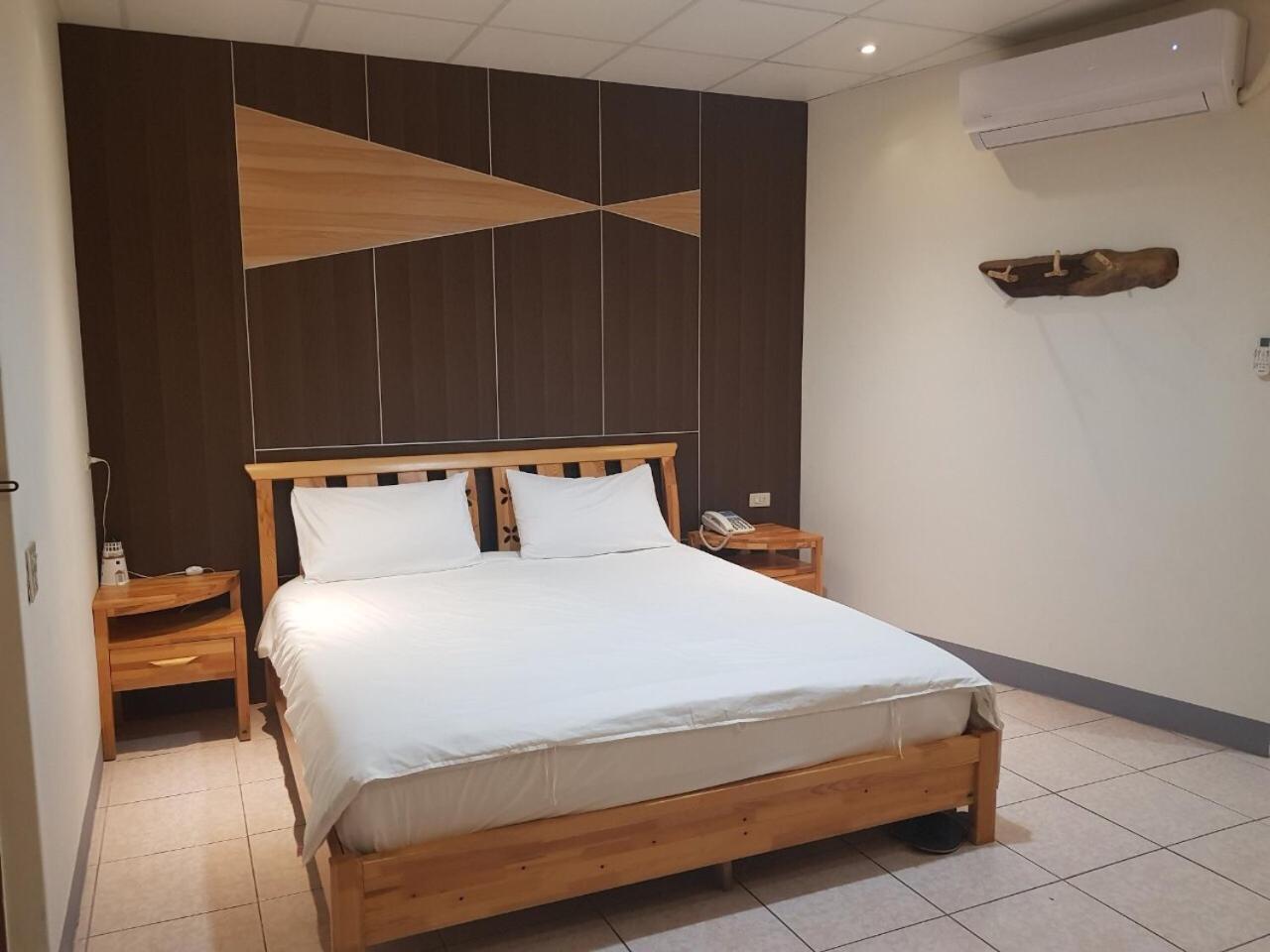 Deluxe Double Room with Shower photo 2
