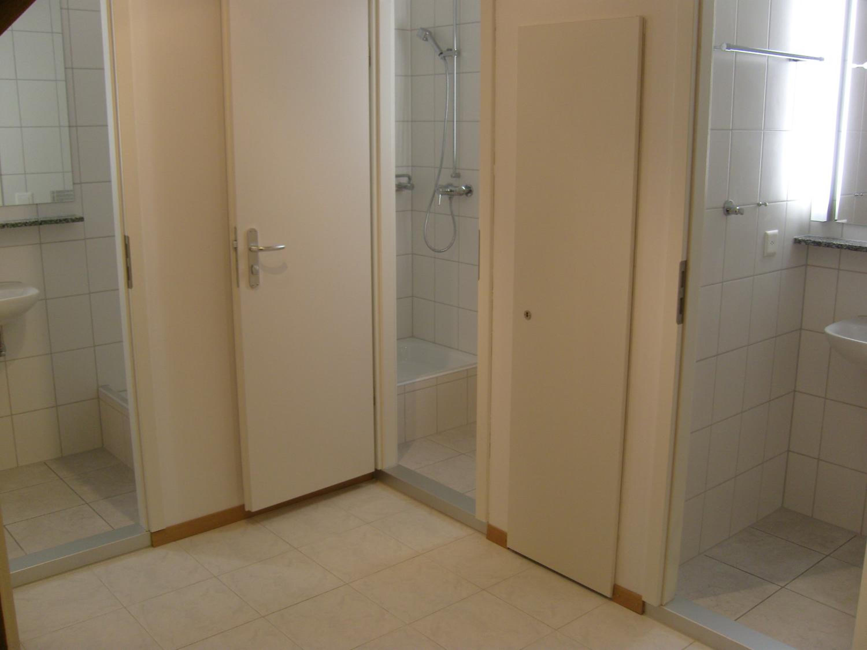 Twin Room - Photo 4