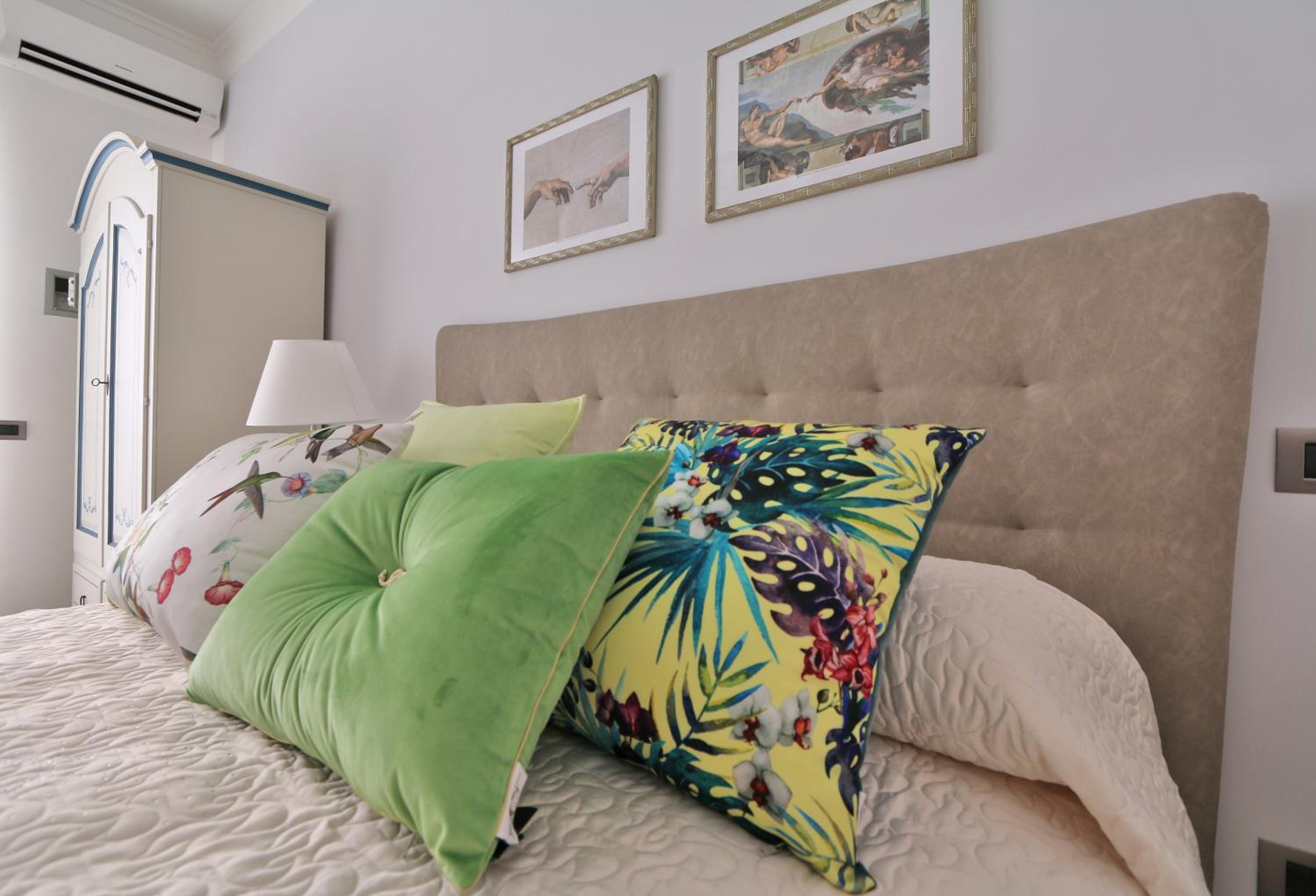 King Room with Balcony photo 1