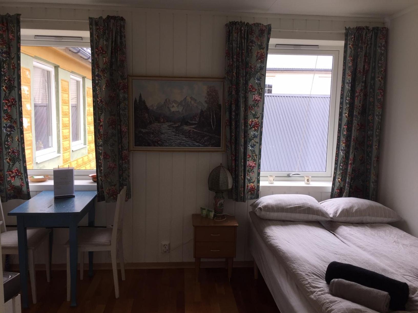 Apartment with Mountain View - Photo 3