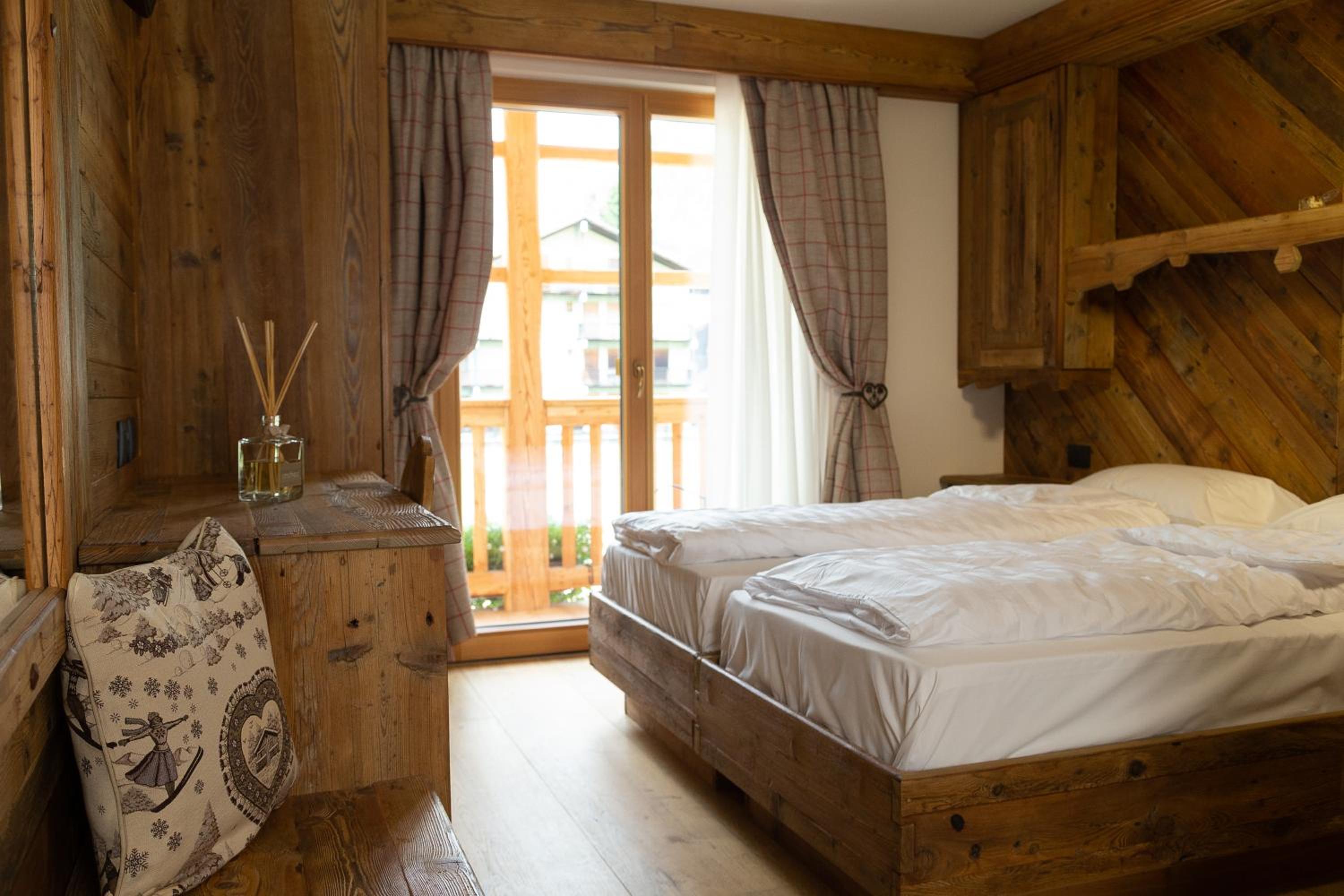Deluxe Double or Twin Room with Balcony photo 2