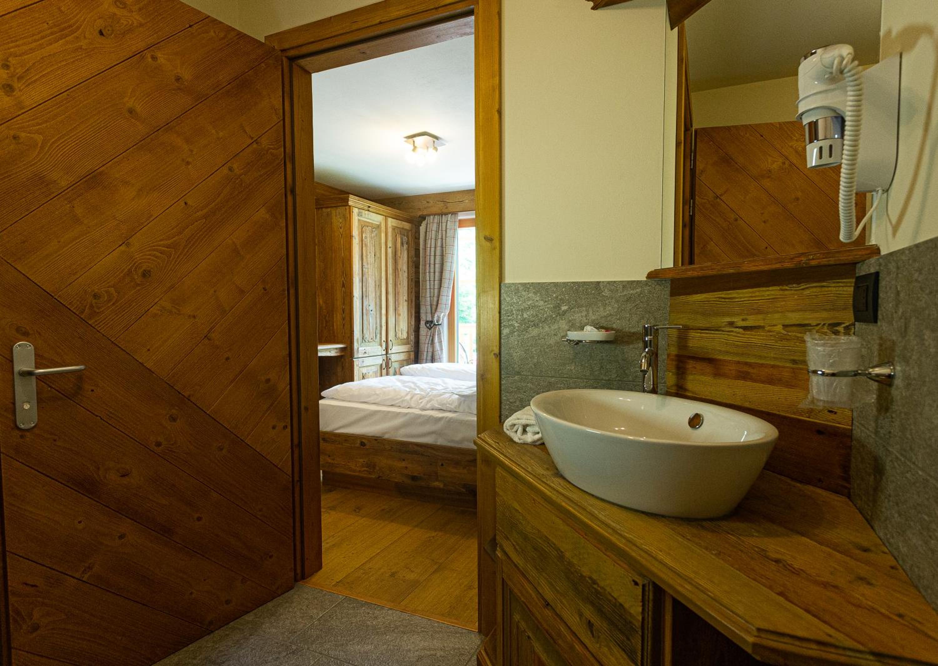 Deluxe Double or Twin Room with Balcony photo 3