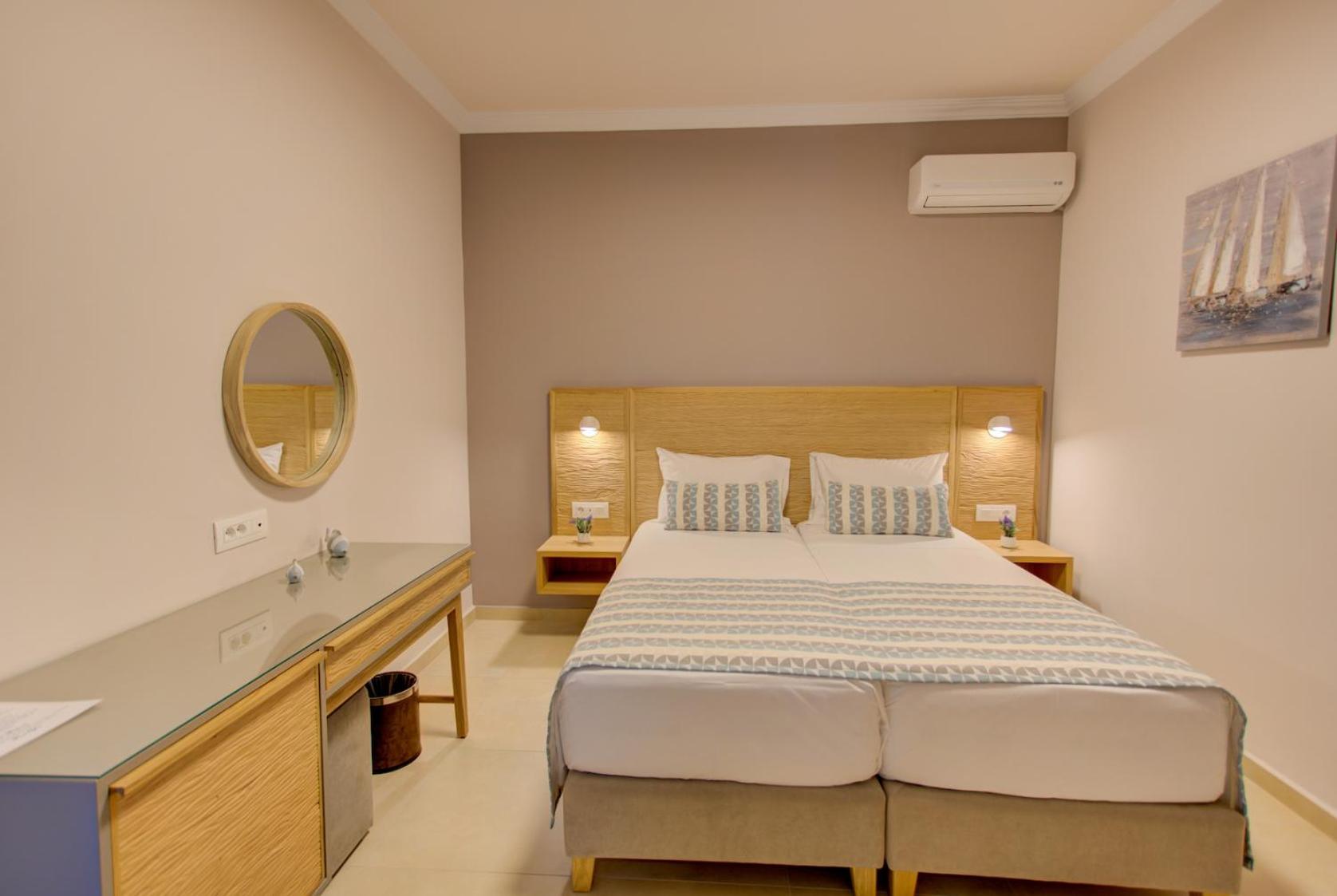 Standard Double Room - Photo 10