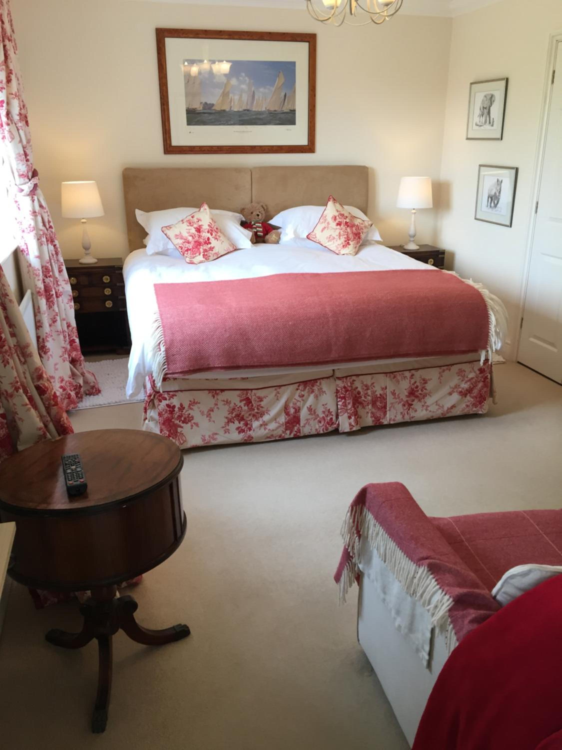 Superior Double or Twin Room with Bath and Shower photo 3