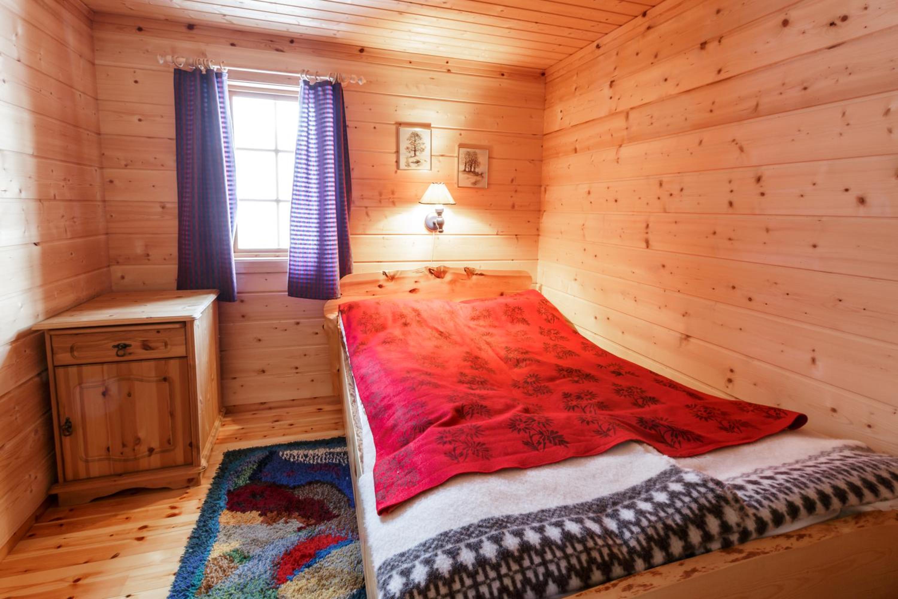 Three-Bedroom House - Photo 10
