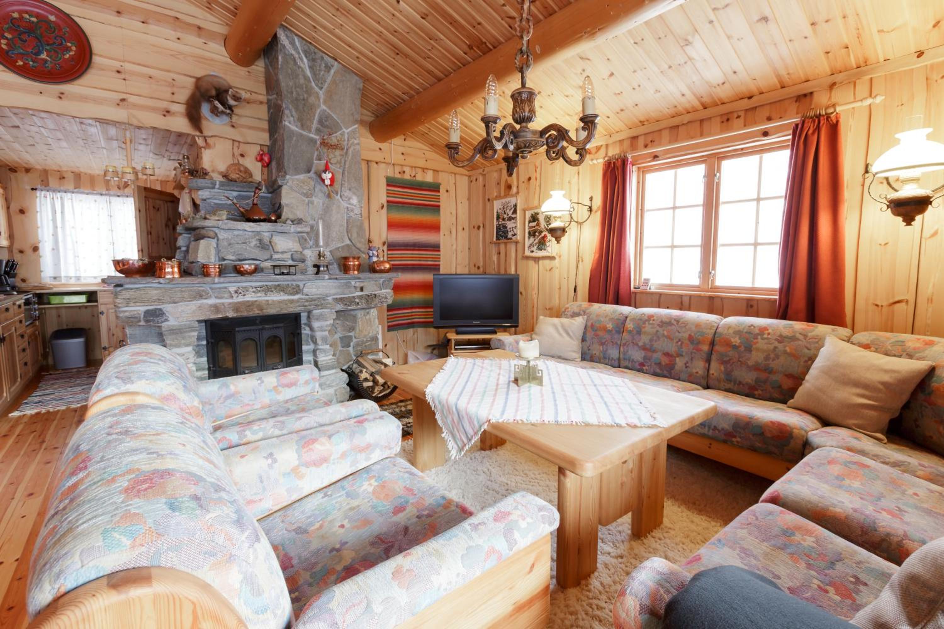 Three-Bedroom House - Photo 11
