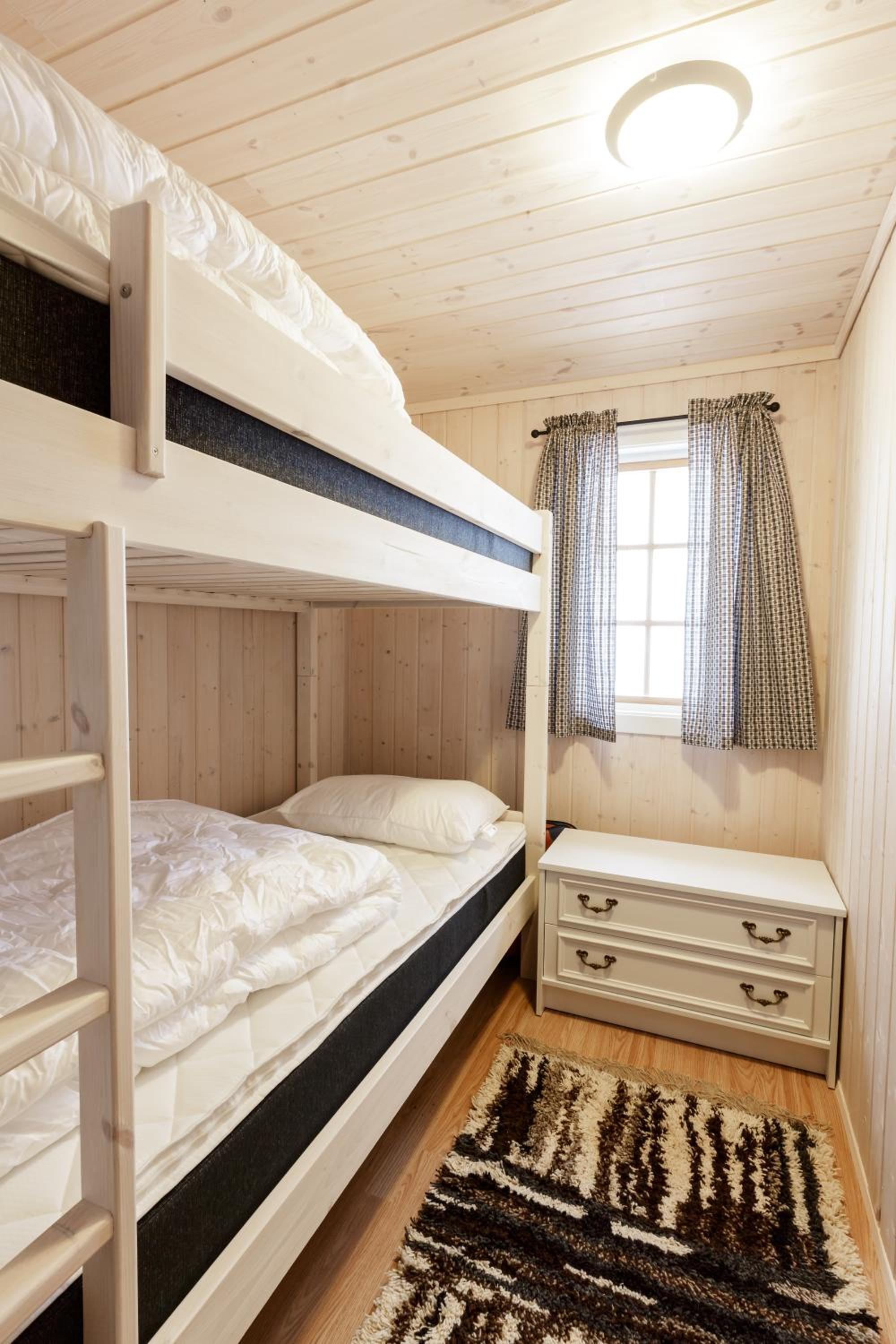 Three-Bedroom House - Photo 13