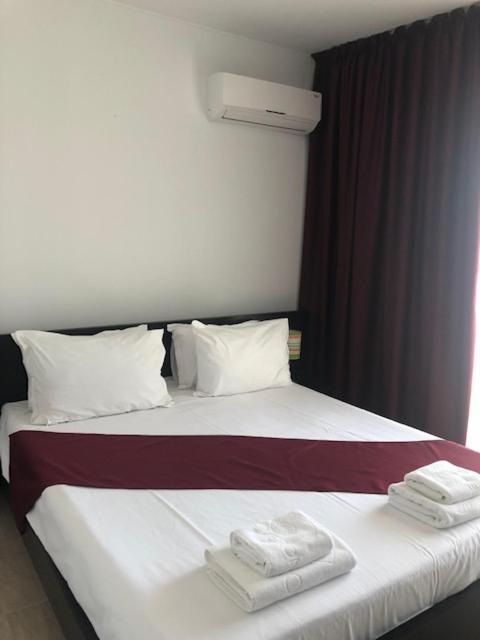 Double Room - Photo 5