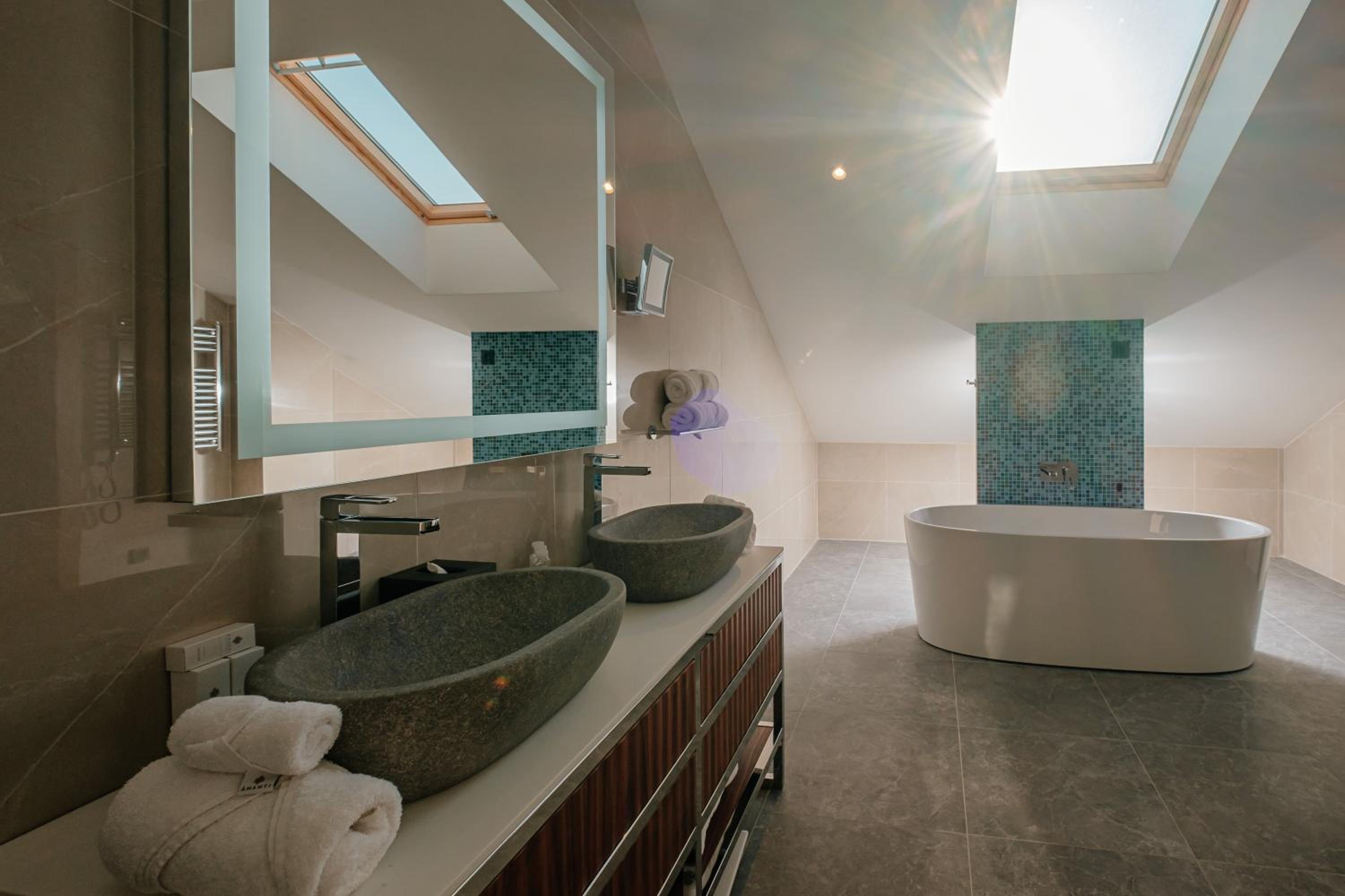 Duplex Suite - Photo 10