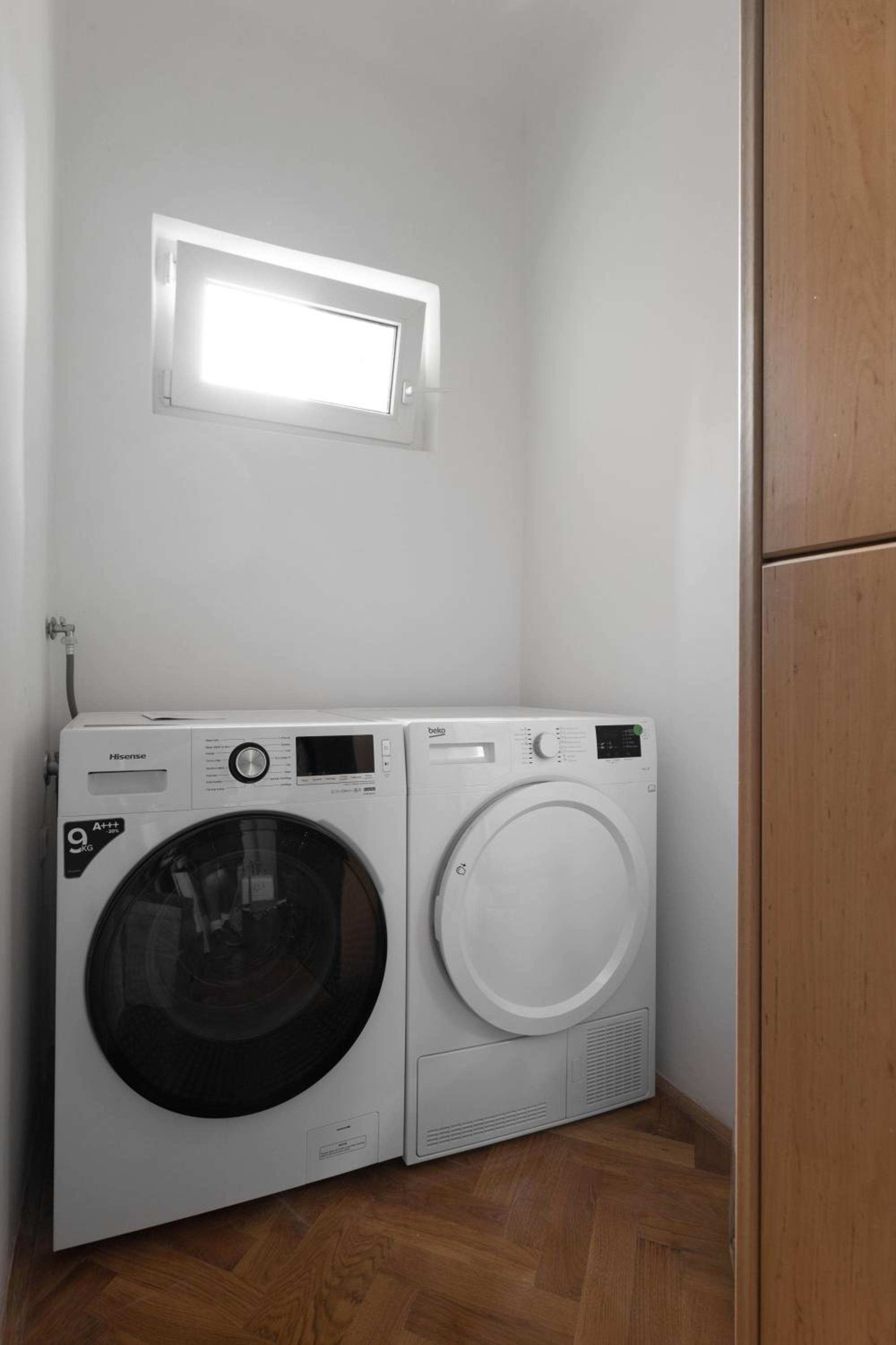 Two-Bedroom Apartment - Photo 3