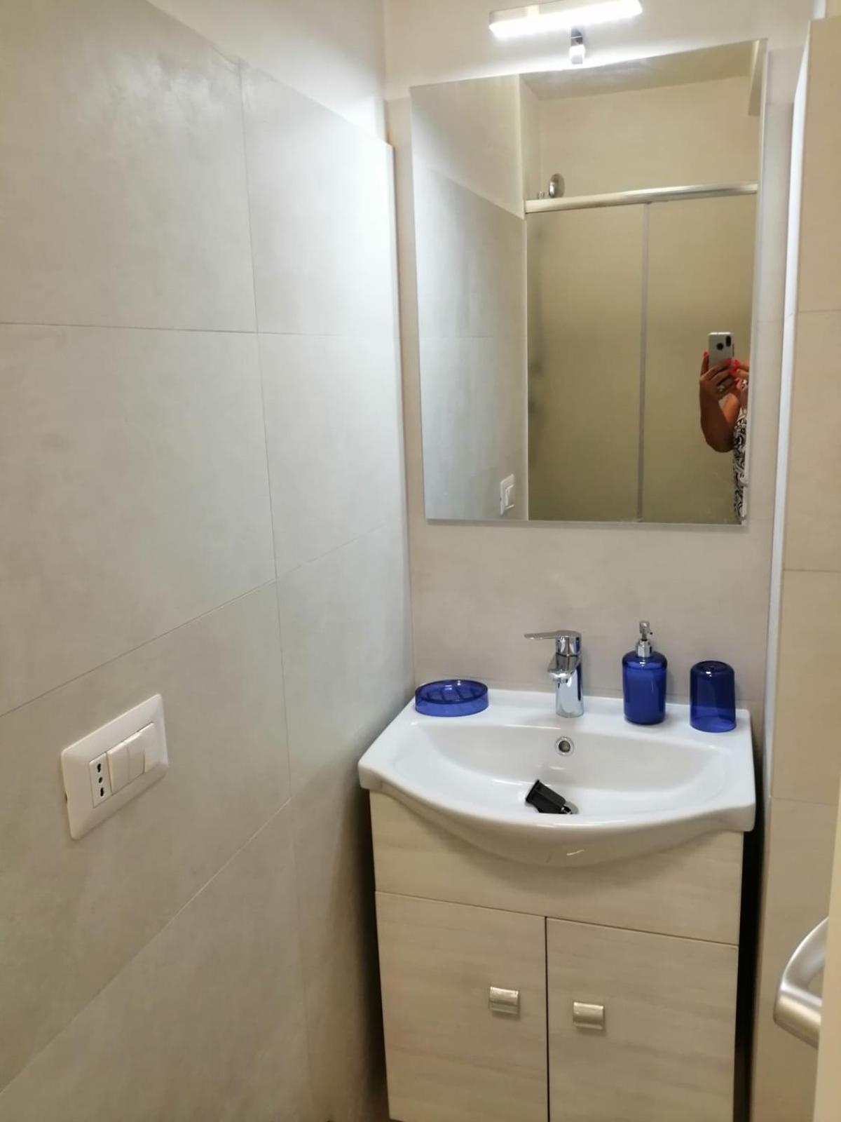 One-Bedroom House - Photo 3