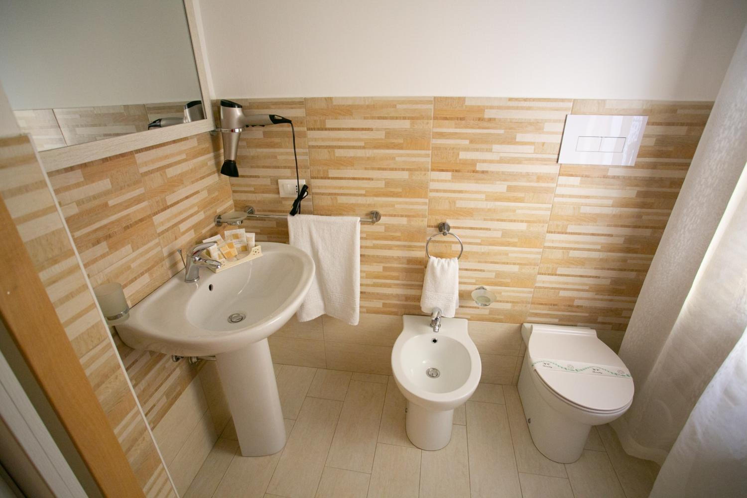 Luxury Quadruple Room photo 2