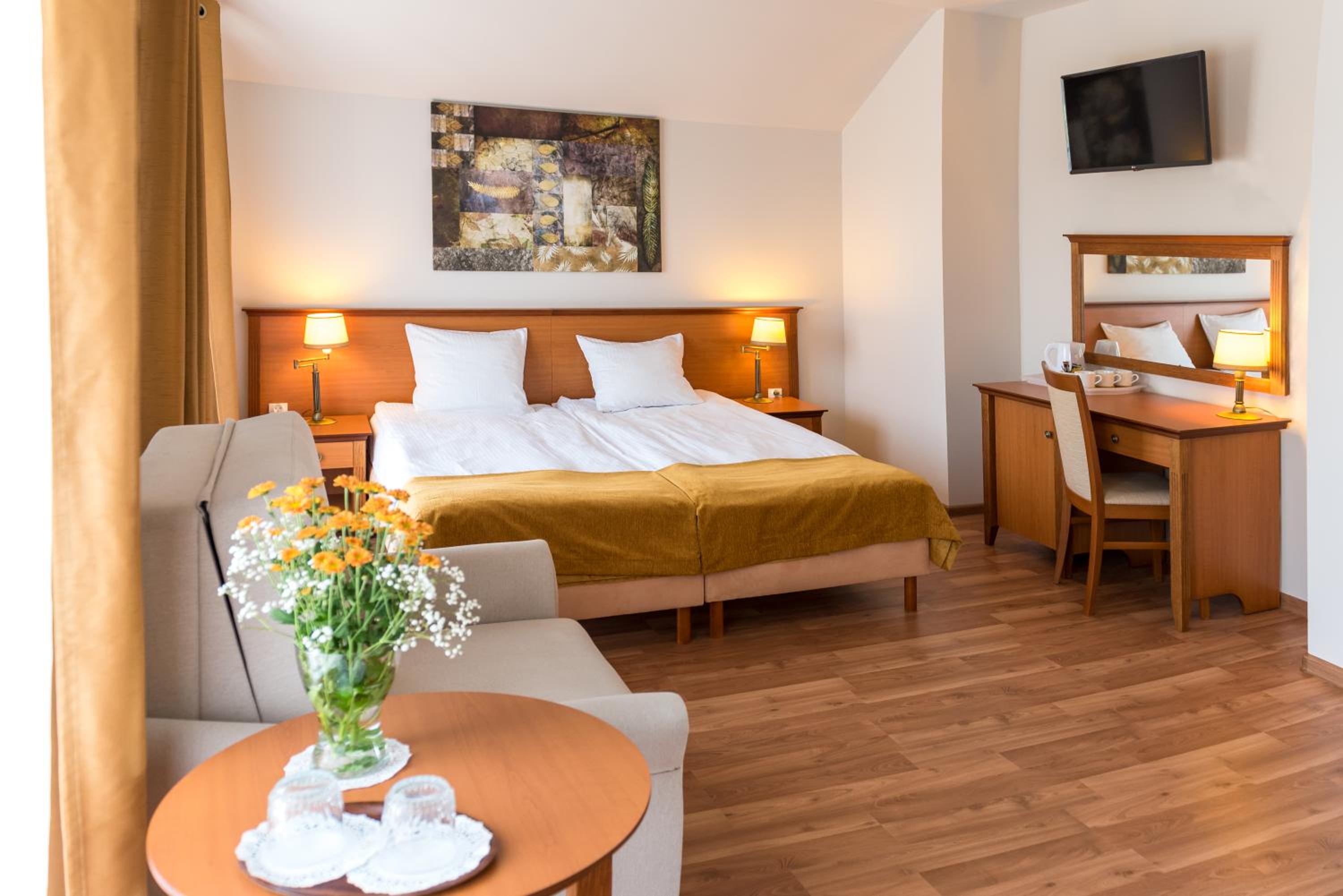 Deluxe Triple Room with shower photo 2