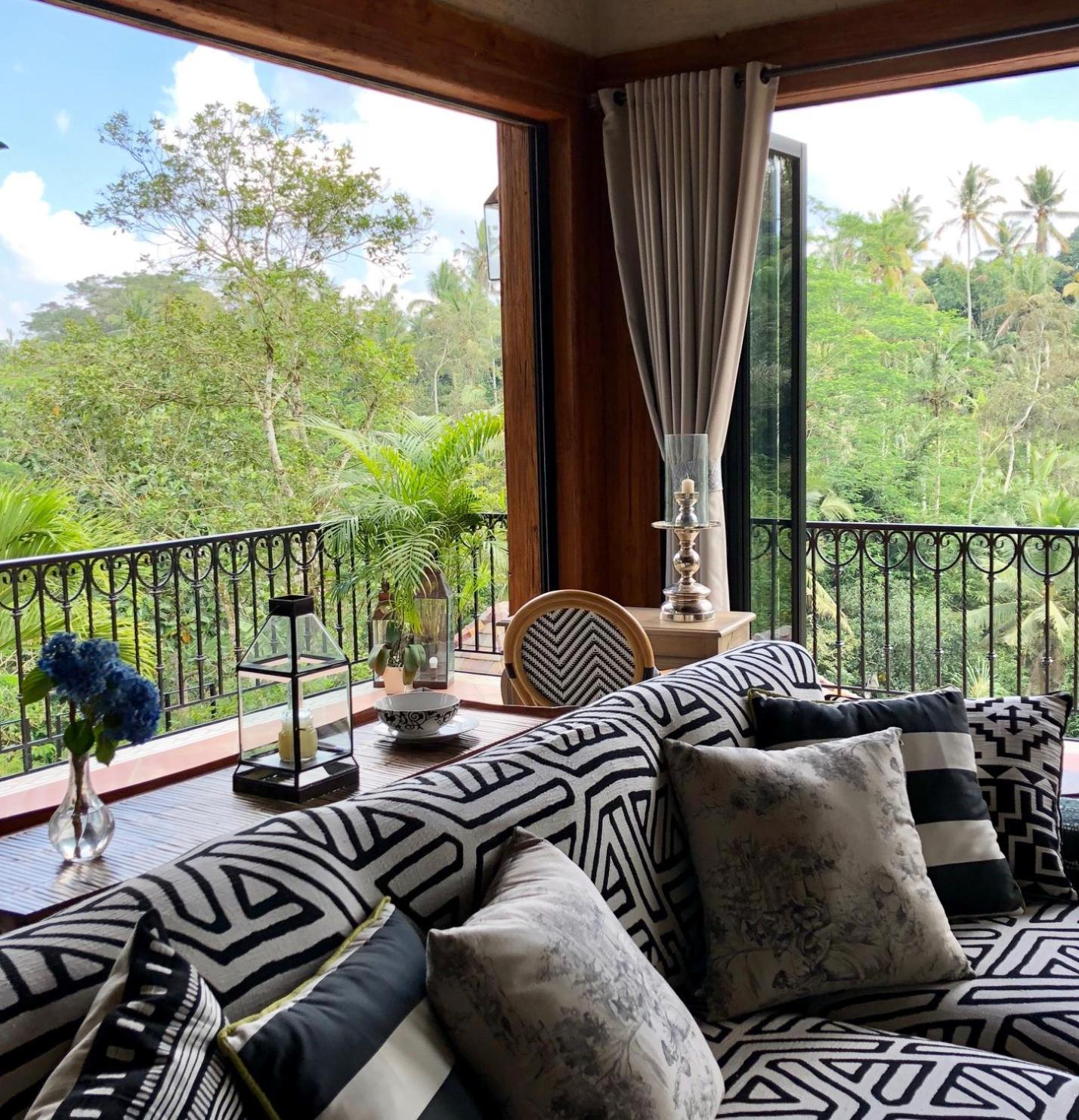 King Suite with Pool View - Photo 6