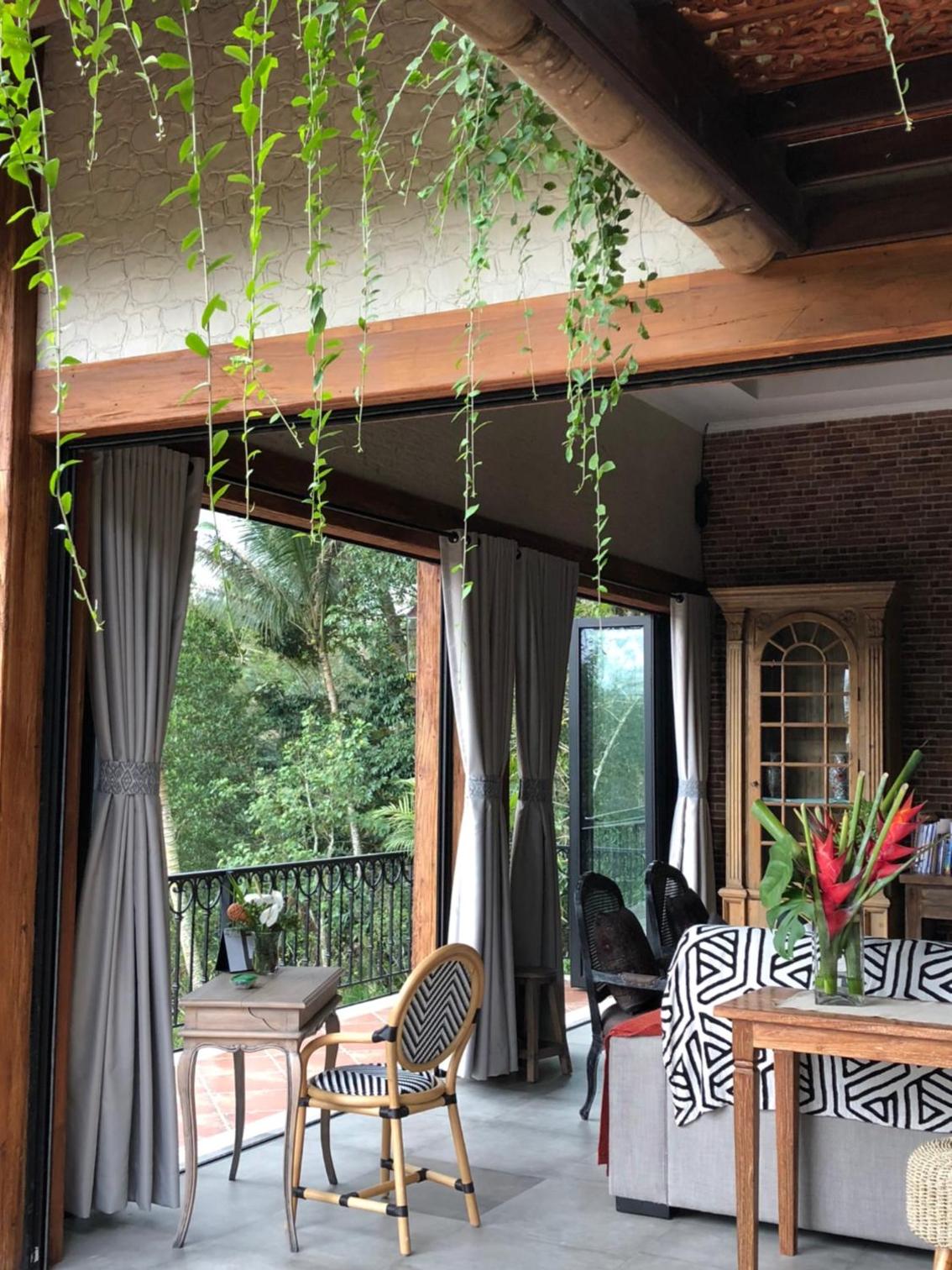 King Suite with Pool View - Photo 12