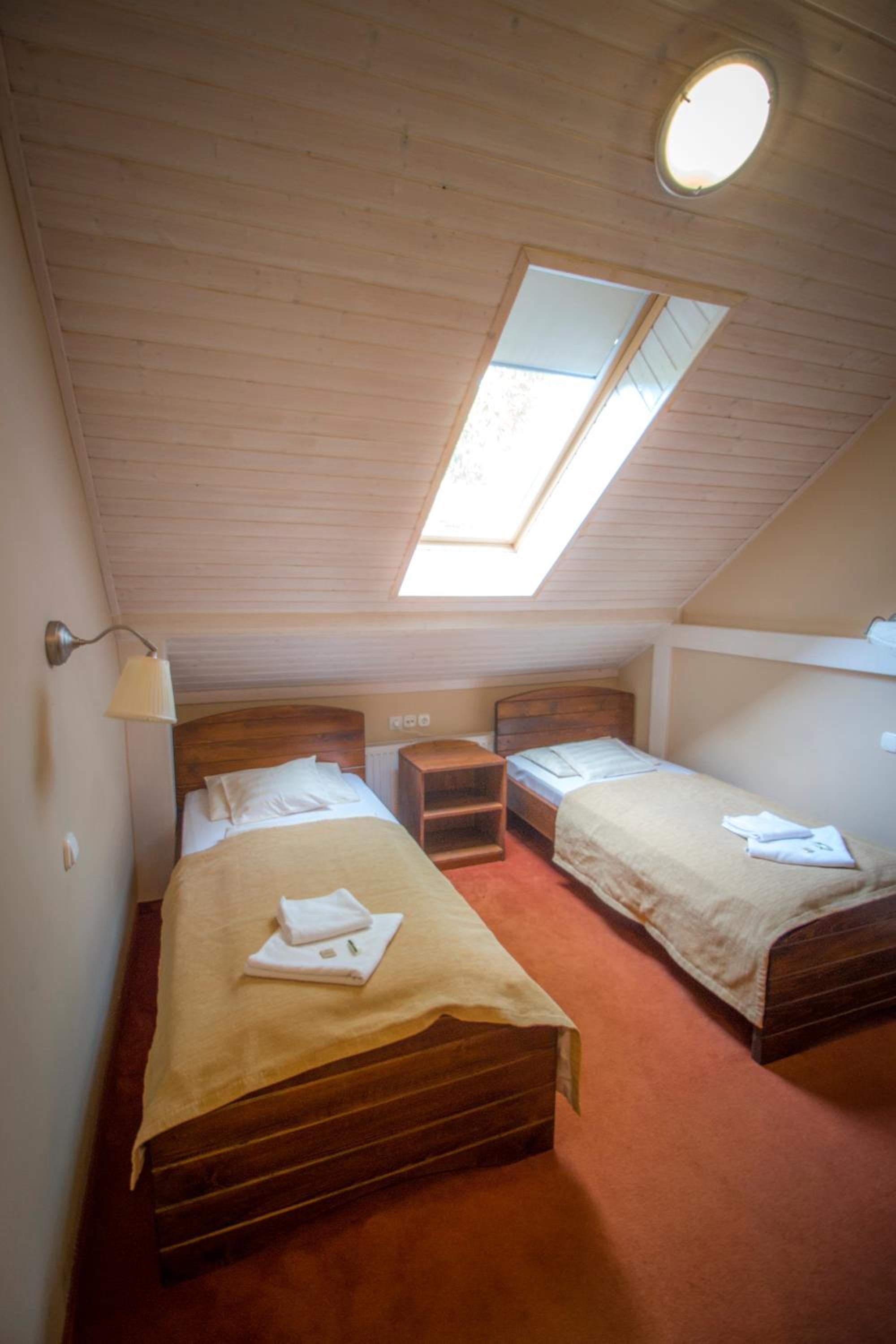 Double or Twin Room - Photo 4
