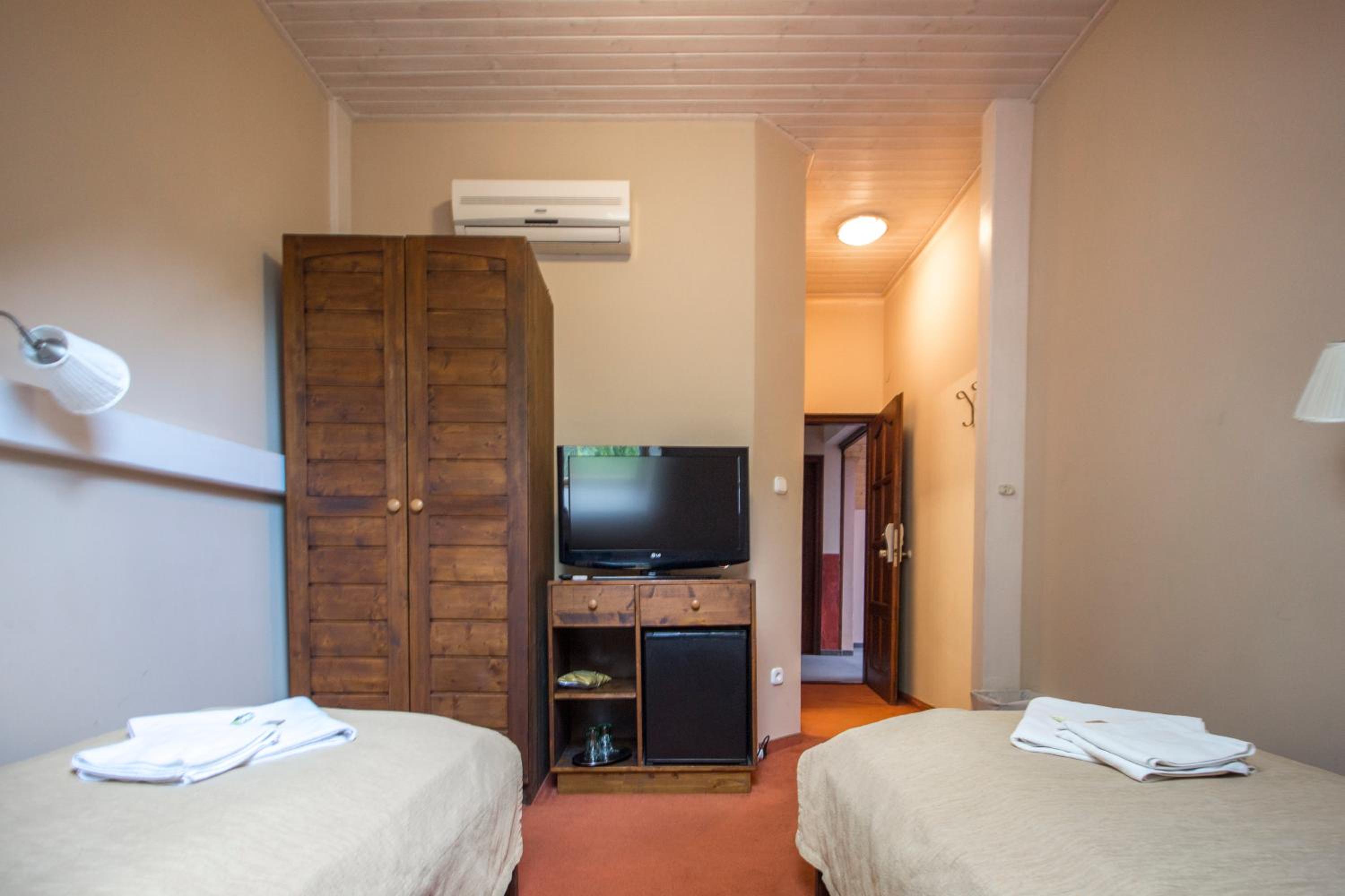 Double or Twin Room - Photo 1