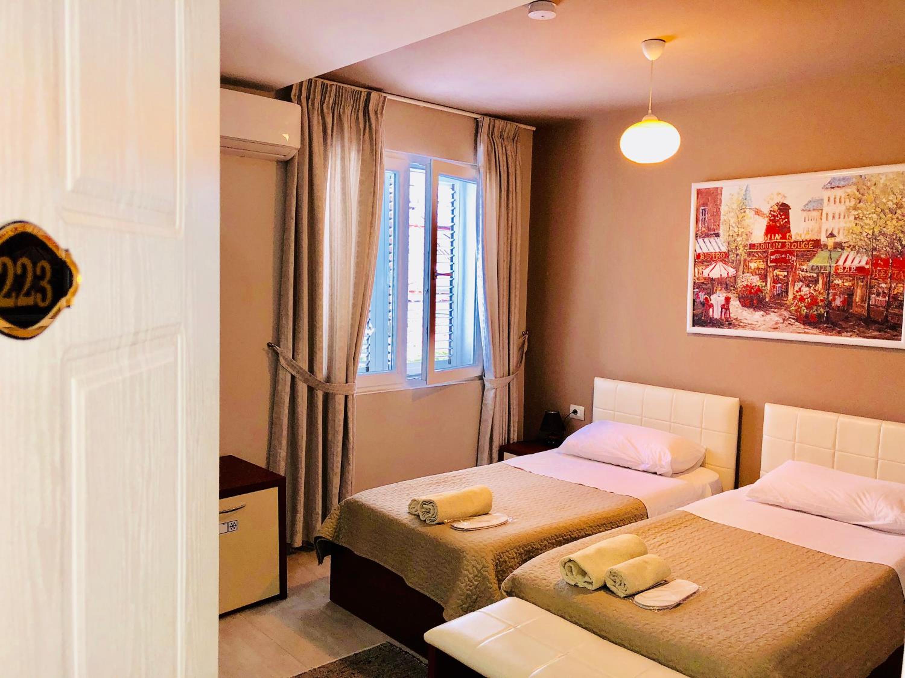 Double or Twin Room photo 3