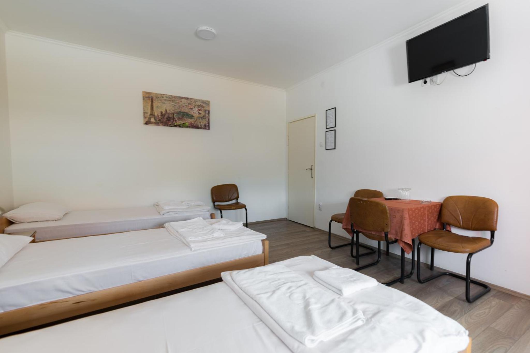 Standard Quadruple Room - Photo 2