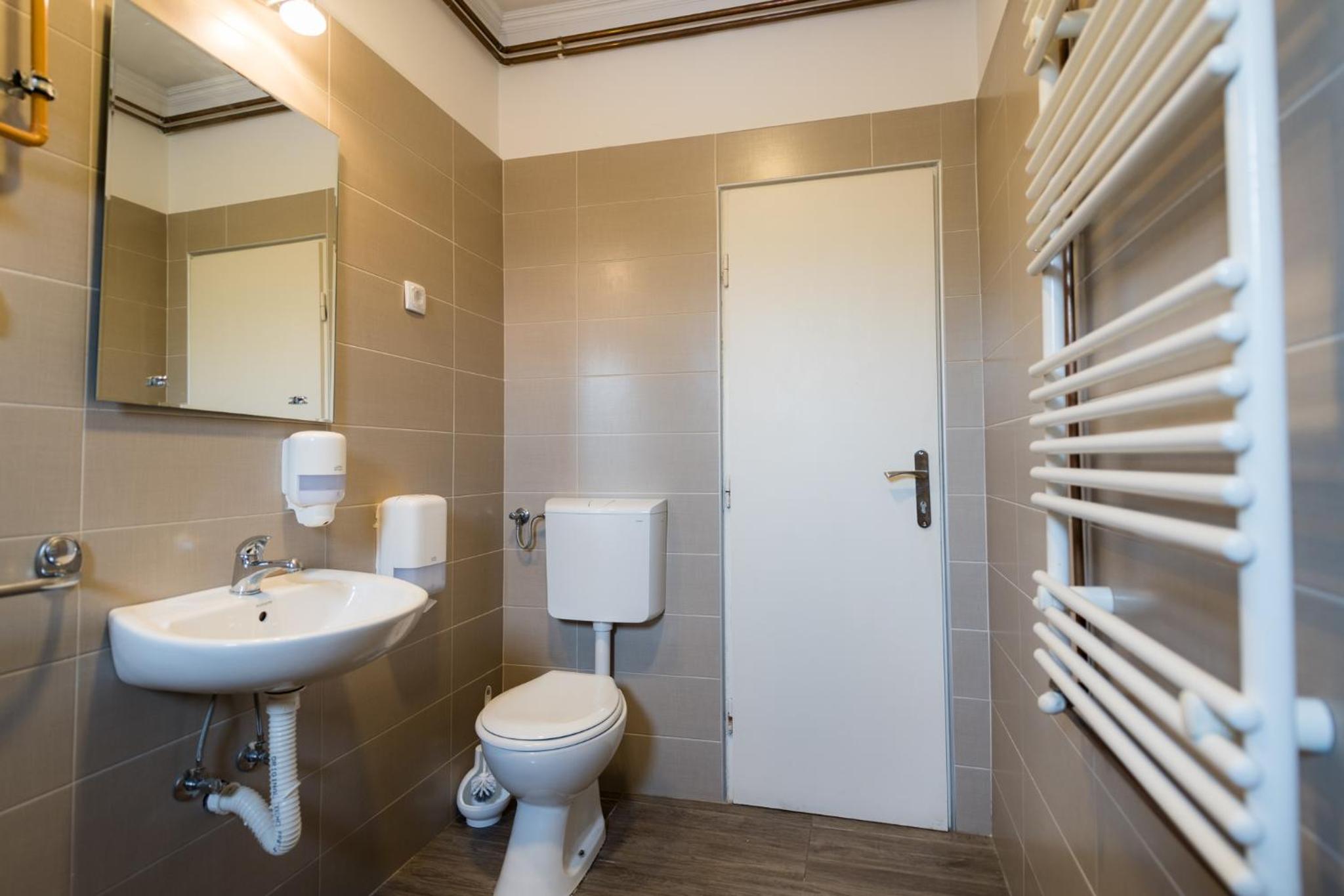 Standard Quadruple Room - Photo 4