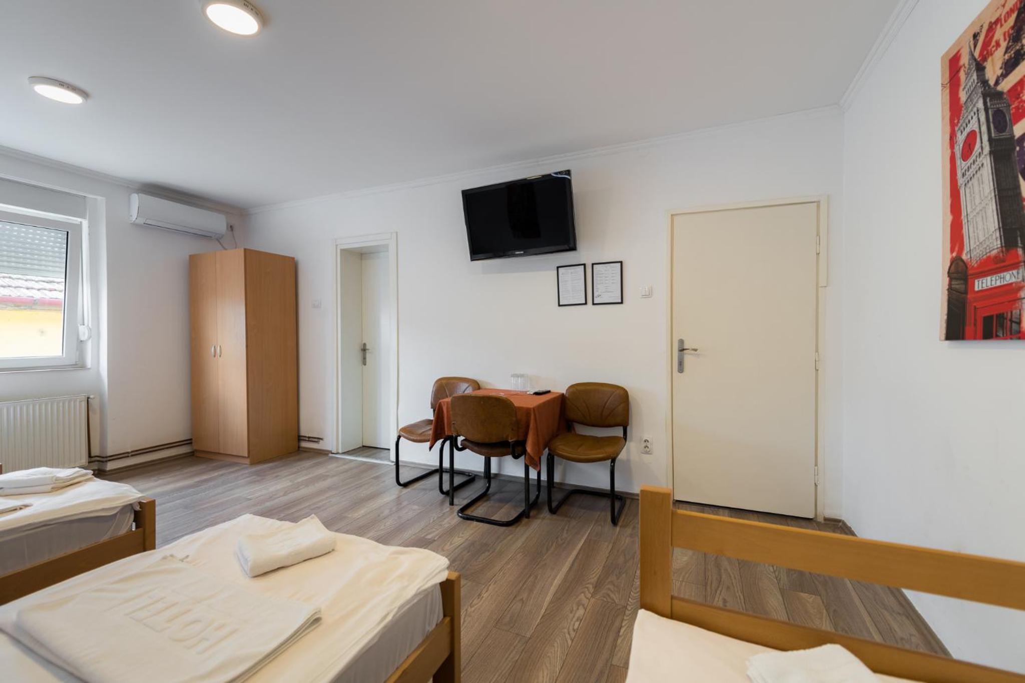 Standard Quadruple Room - Photo 5