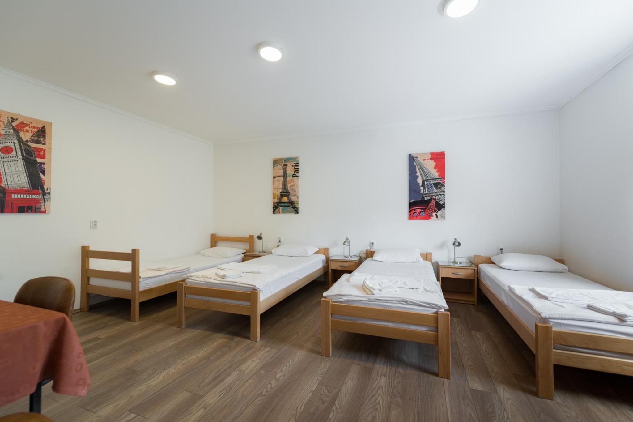 Standard Quadruple Room - Photo 7