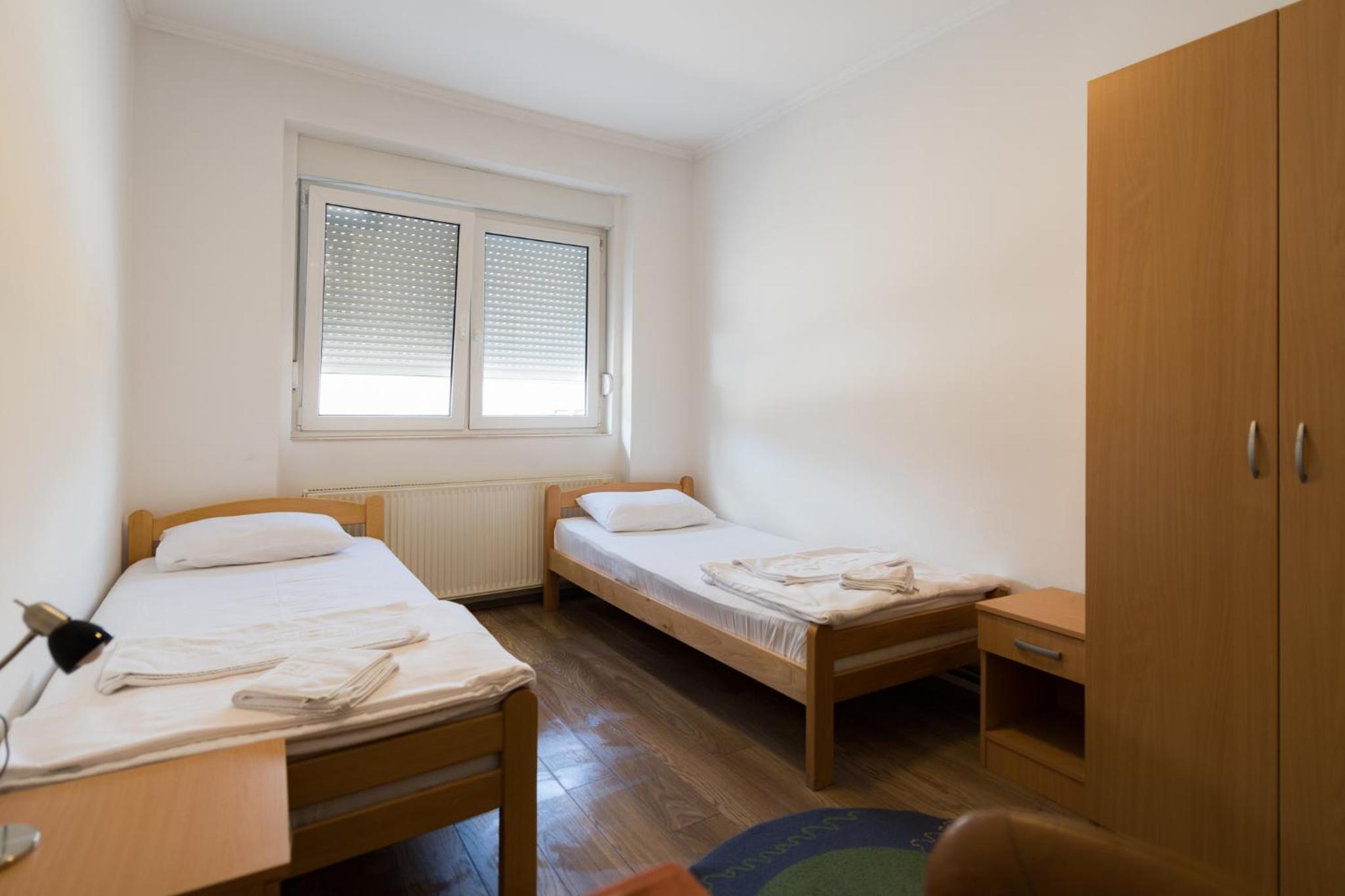 Twin Room - Photo 1