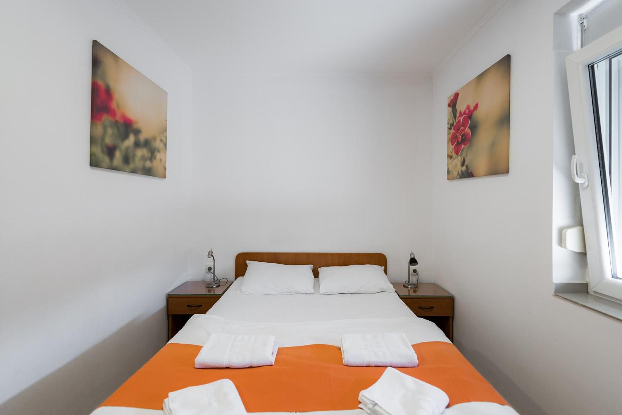 Double Room - Photo 5