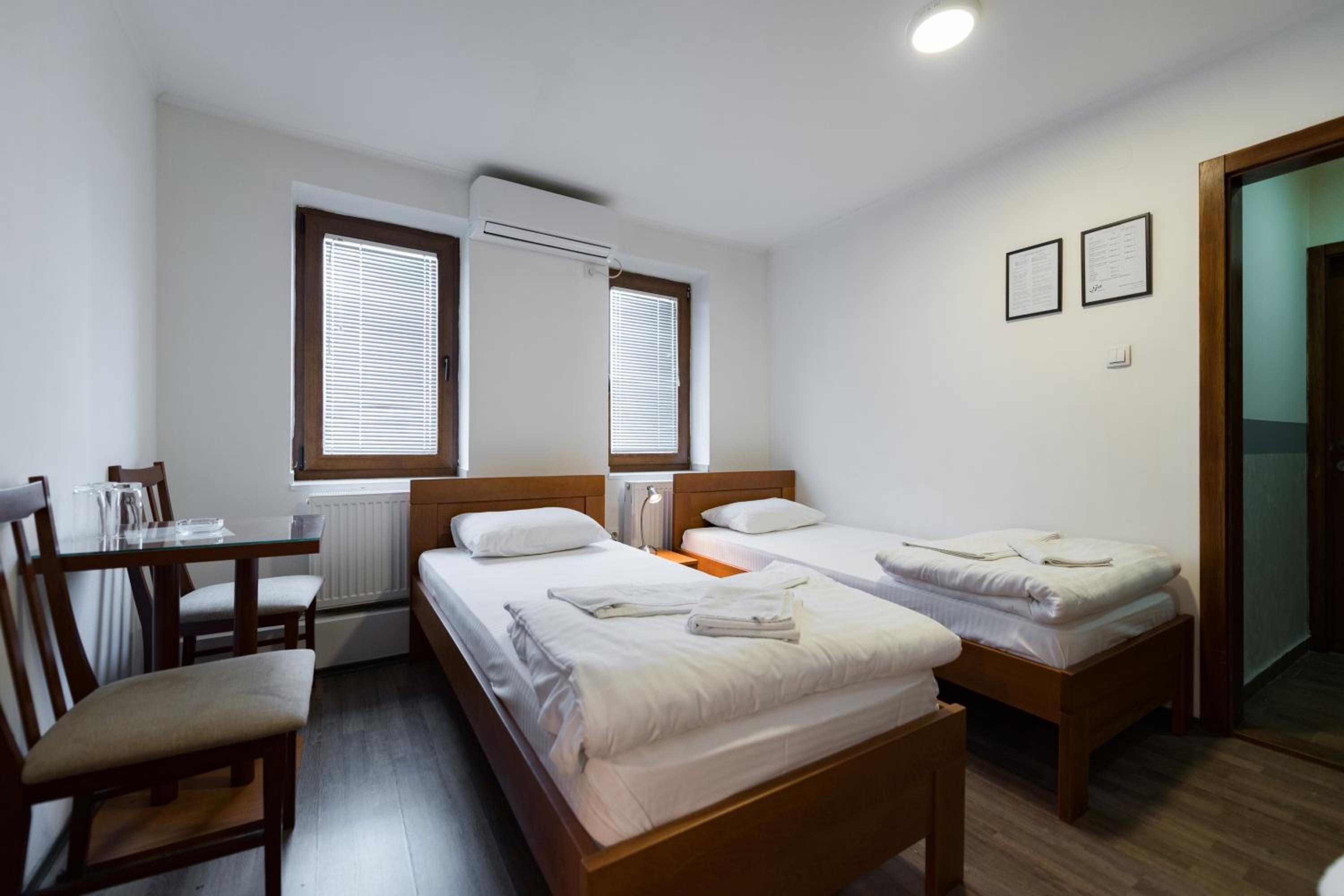 Triple Room - Photo 5