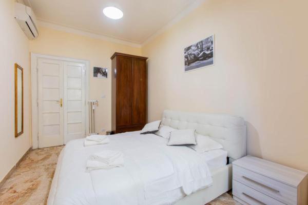 Standard Double Room With Shared Bathroom photo 2
