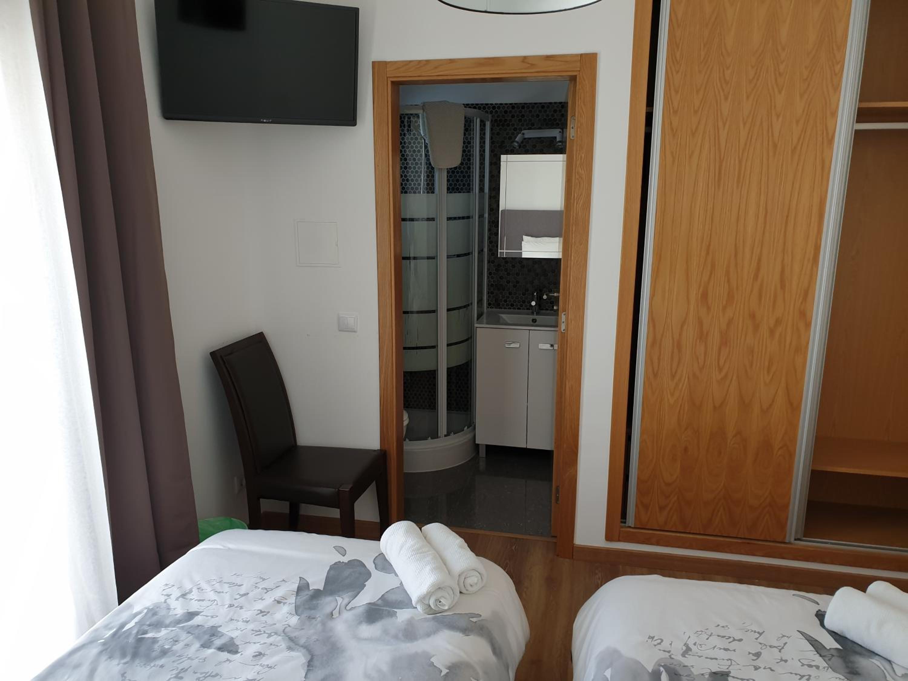 Twin Room - Photo 1